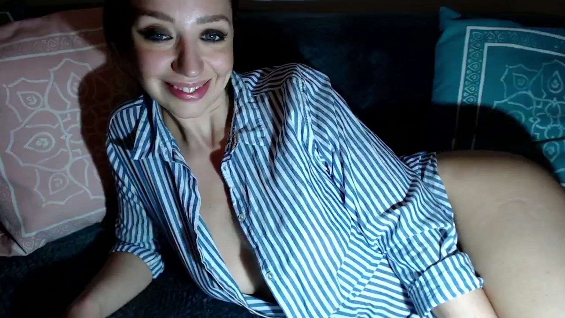 Gallery image thumbnail from Joyeuse1's myfreecams stream on, 03/12/2026, 23:27 image 14 of 20
