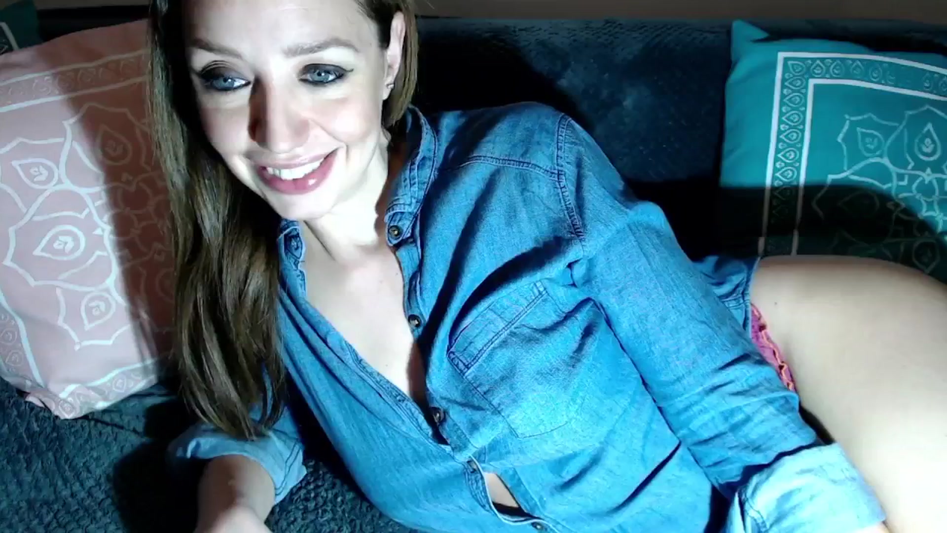 Gallery image thumbnail from Joyeuse1's myfreecams stream on, 03/16/2026, 23:03 image 4 of 20