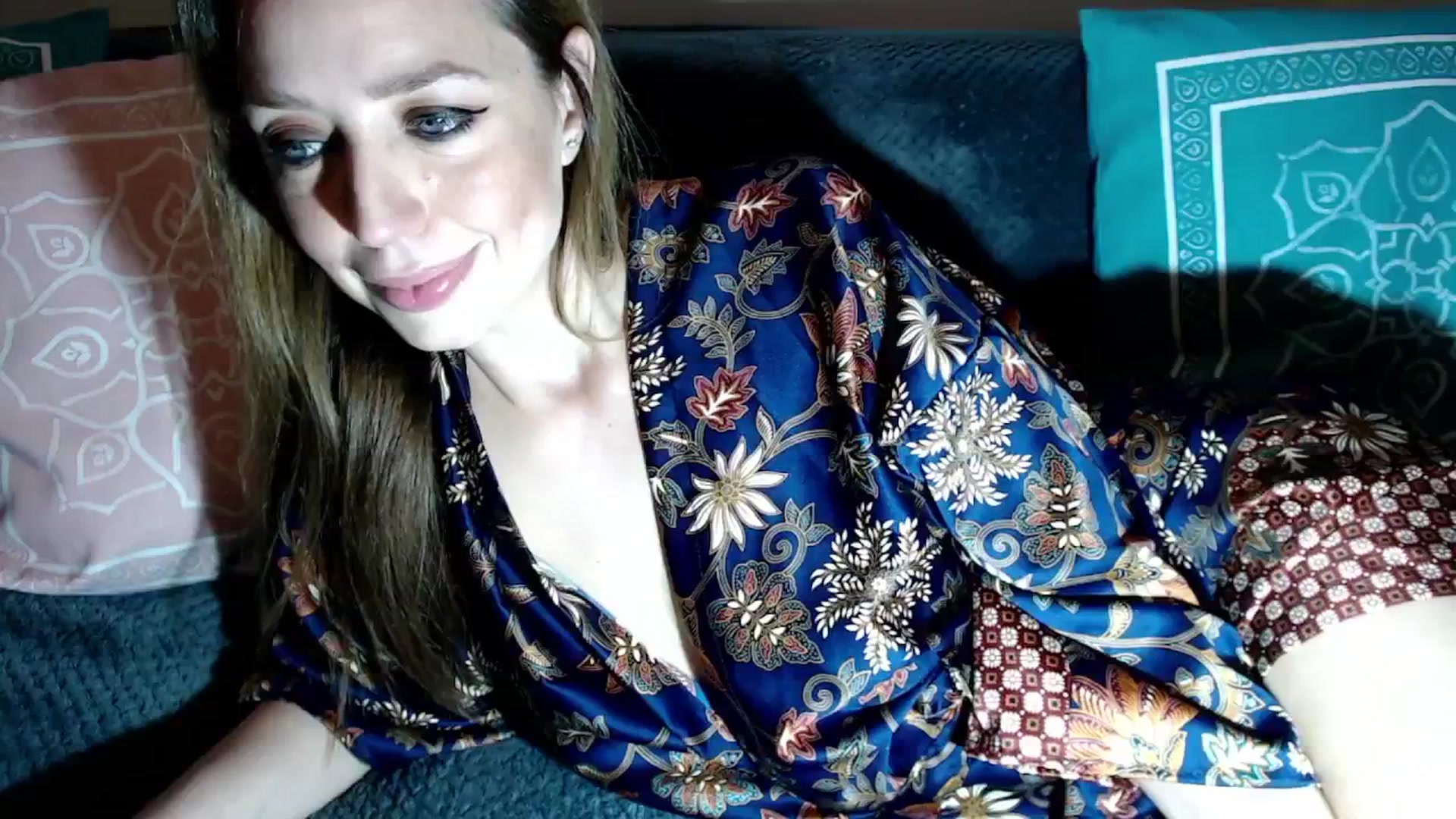 Gallery image thumbnail from Joyeuse1's myfreecams stream on, 03/27/2026, 23:27 image 6 of 20