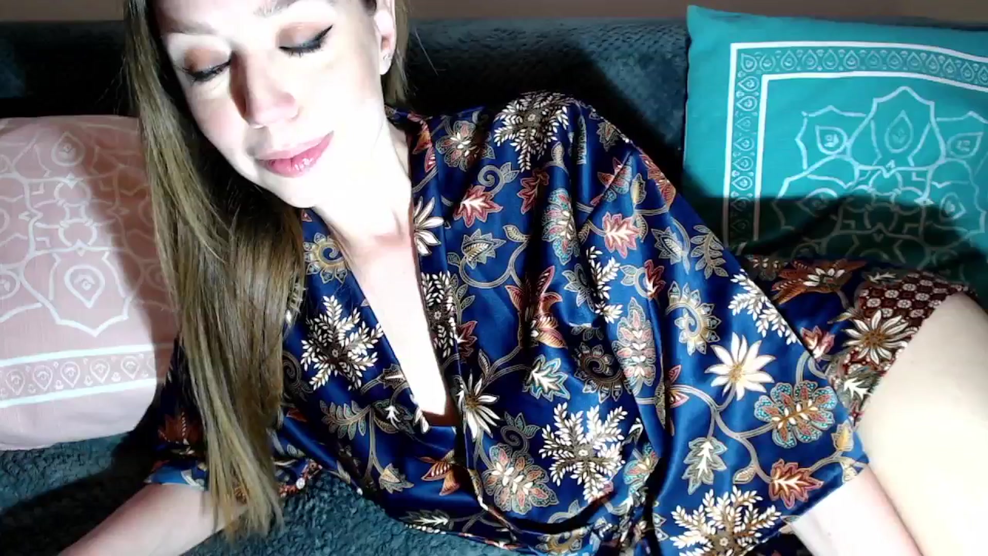Gallery image thumbnail from Joyeuse1's myfreecams stream on, 05/01/2026, 22:12 image 9 of 20