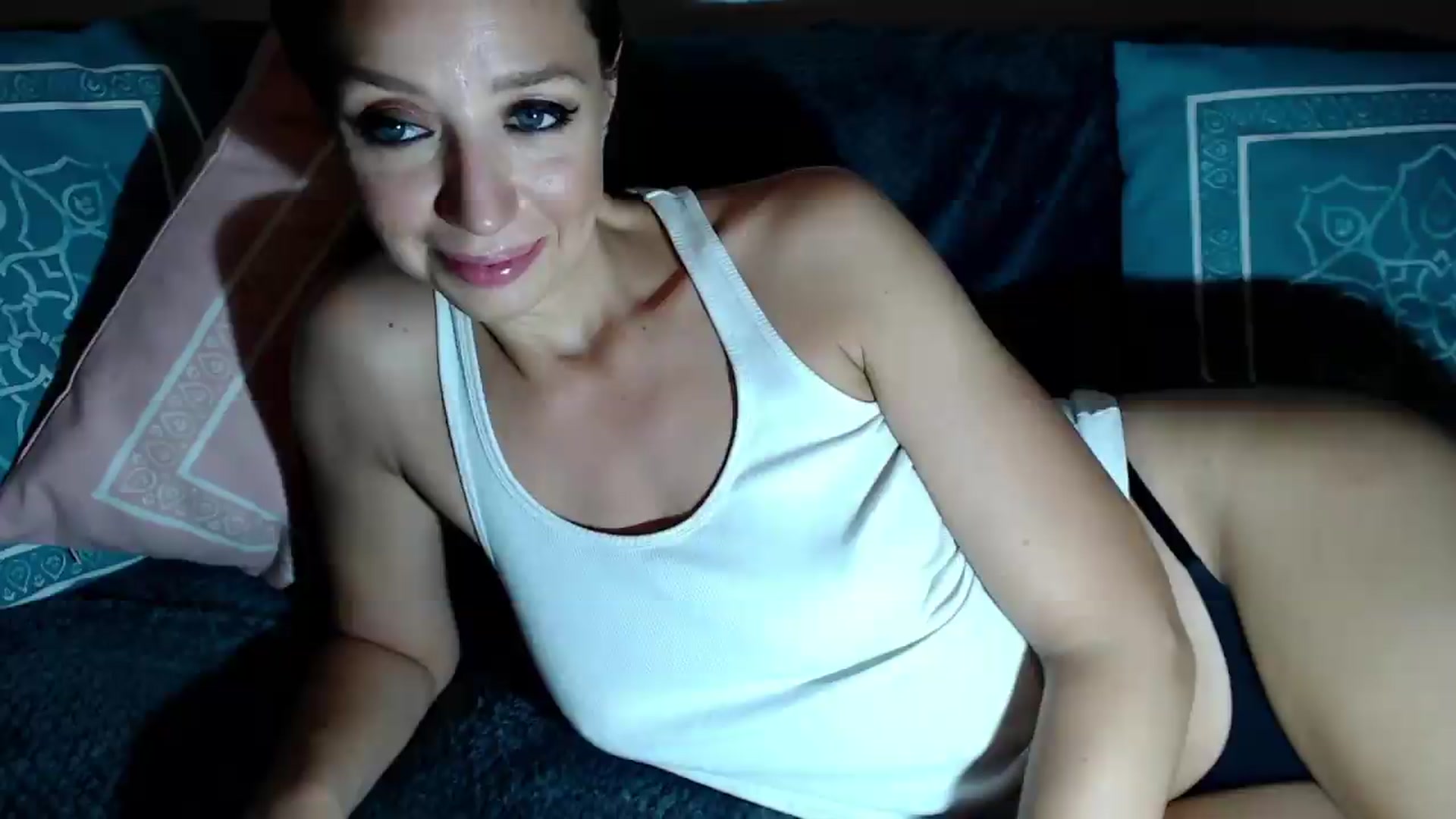 Gallery image thumbnail from Joyeuse1's myfreecams stream on, 06/28/2026, 22:22 image 3 of 20