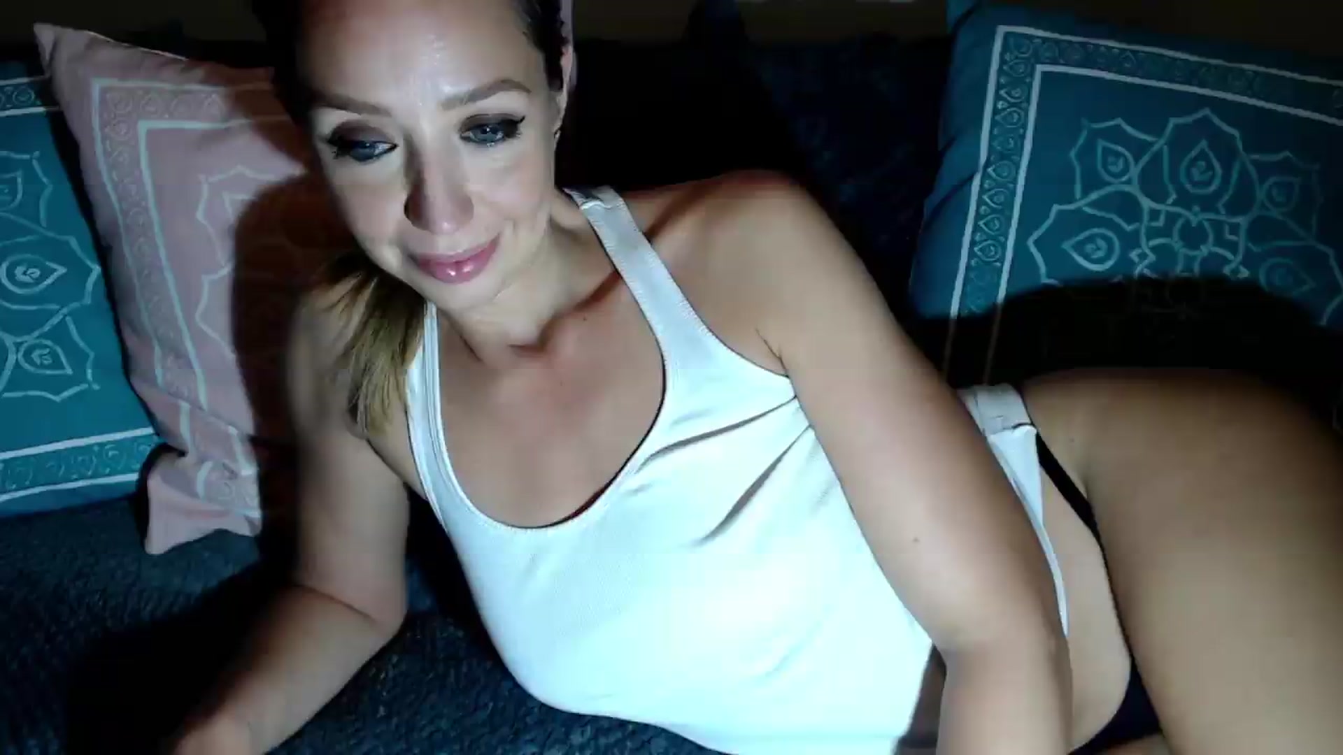 Gallery image thumbnail from Joyeuse1's myfreecams stream on, 08/23/2026, 22:21 image 6 of 20