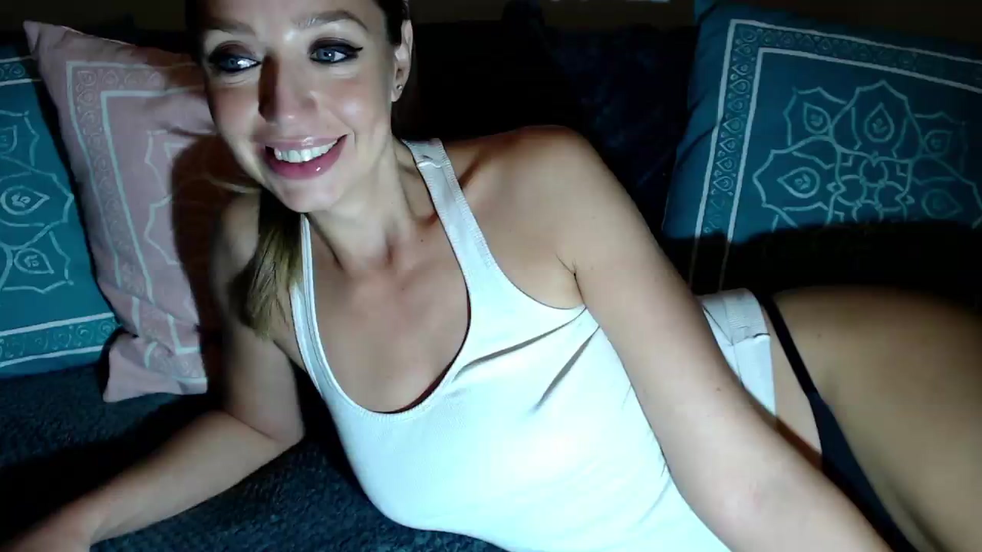 Gallery image thumbnail from Joyeuse1's myfreecams stream on, 08/23/2026, 22:21 image 16 of 20