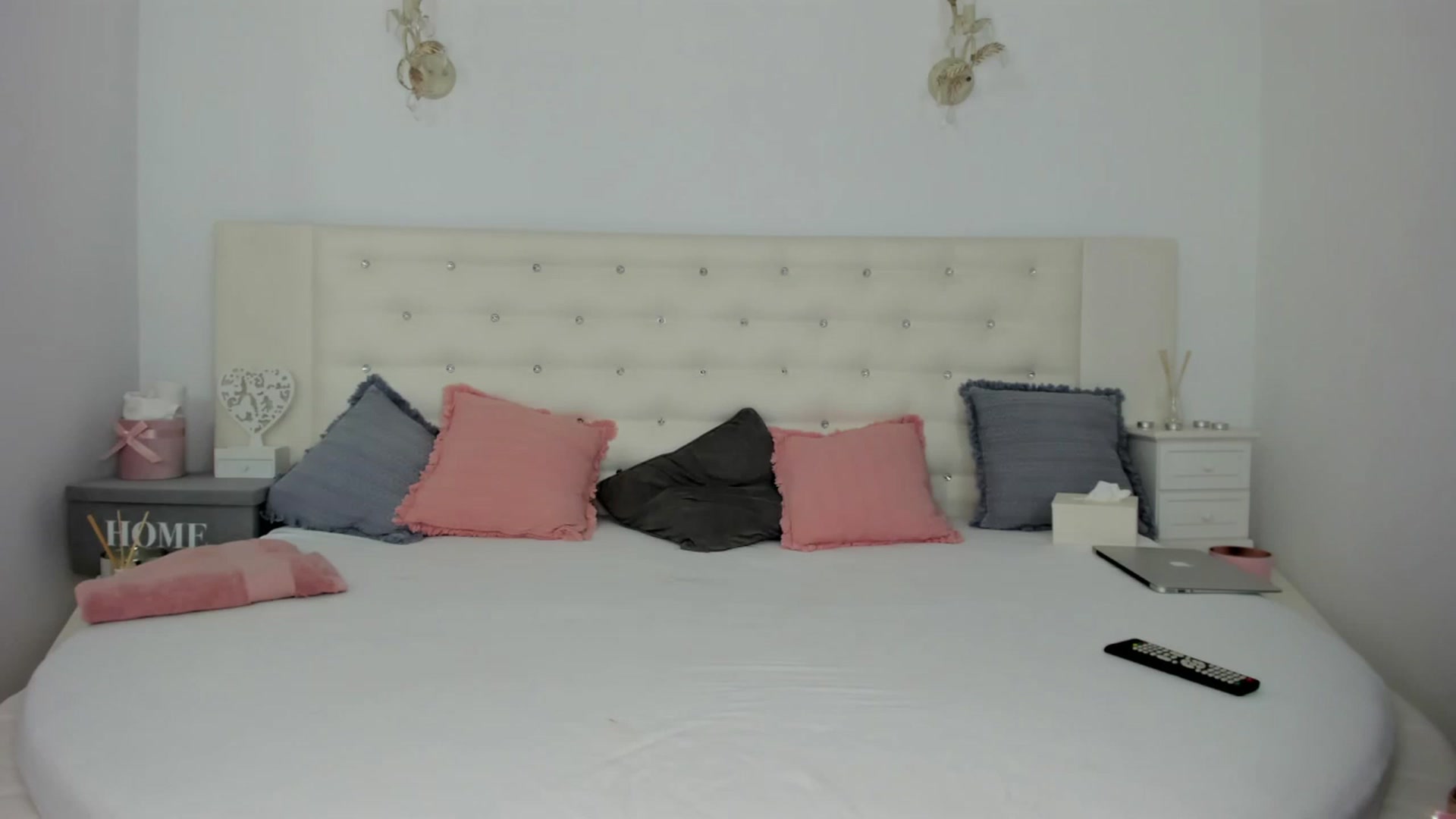 Gallery image thumbnail from Joyxs's myfreecams stream on, 11/24/2022, 12:50 image 2 of 20