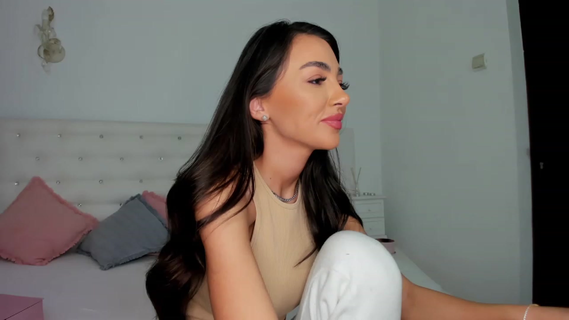 Gallery image thumbnail from Joyxs's myfreecams stream on, 12/21/2022, 16:31 image 11 of 20