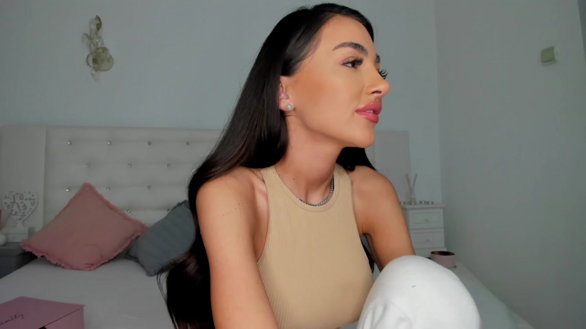 Gallery image thumbnail from Joyxs's myfreecams stream on, 12/21/2022, 16:31 image 1 of 20