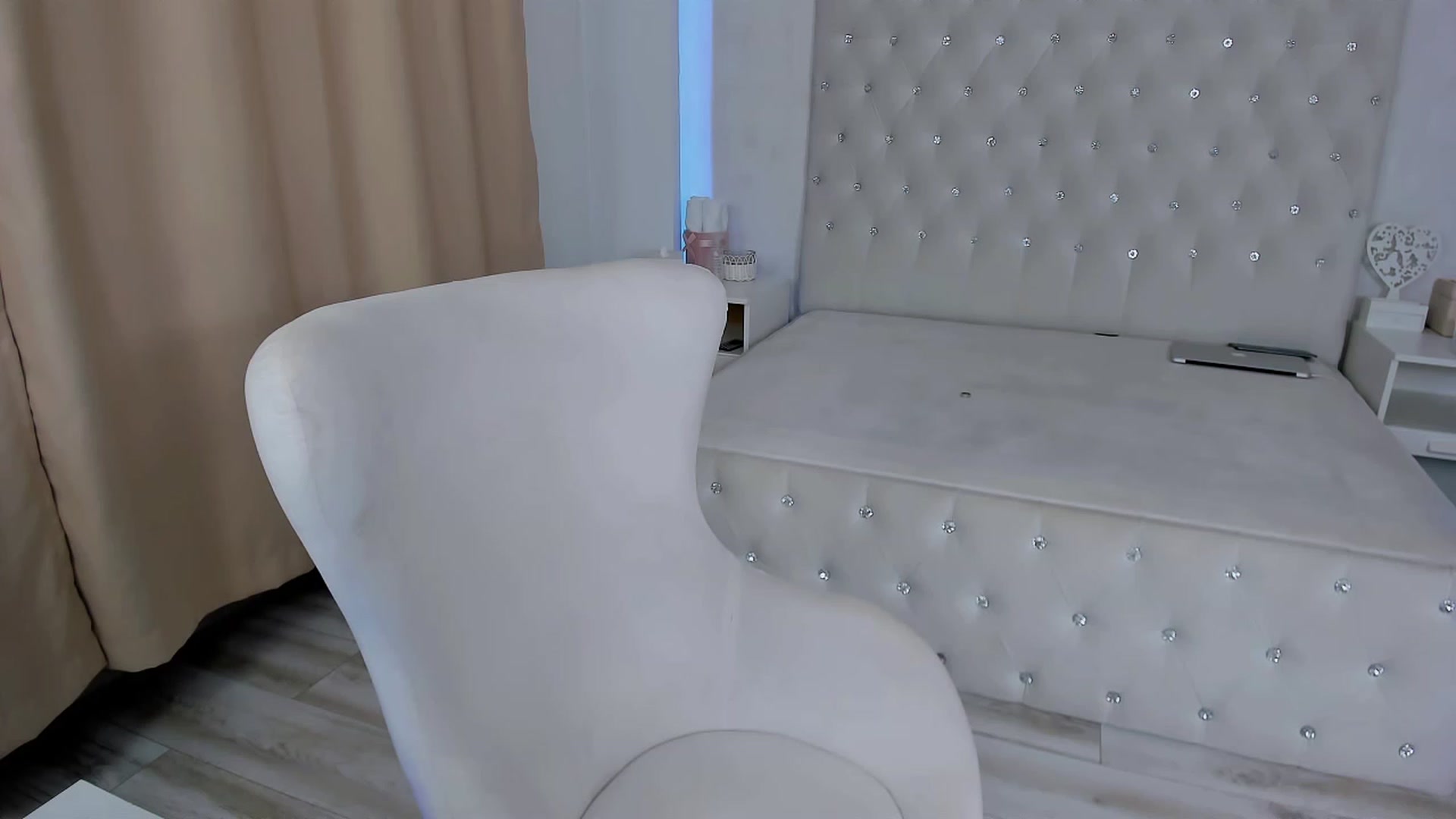 Gallery image thumbnail from Joyxs's myfreecams stream on, 03/23/2023, 24:05 image 5 of 20
