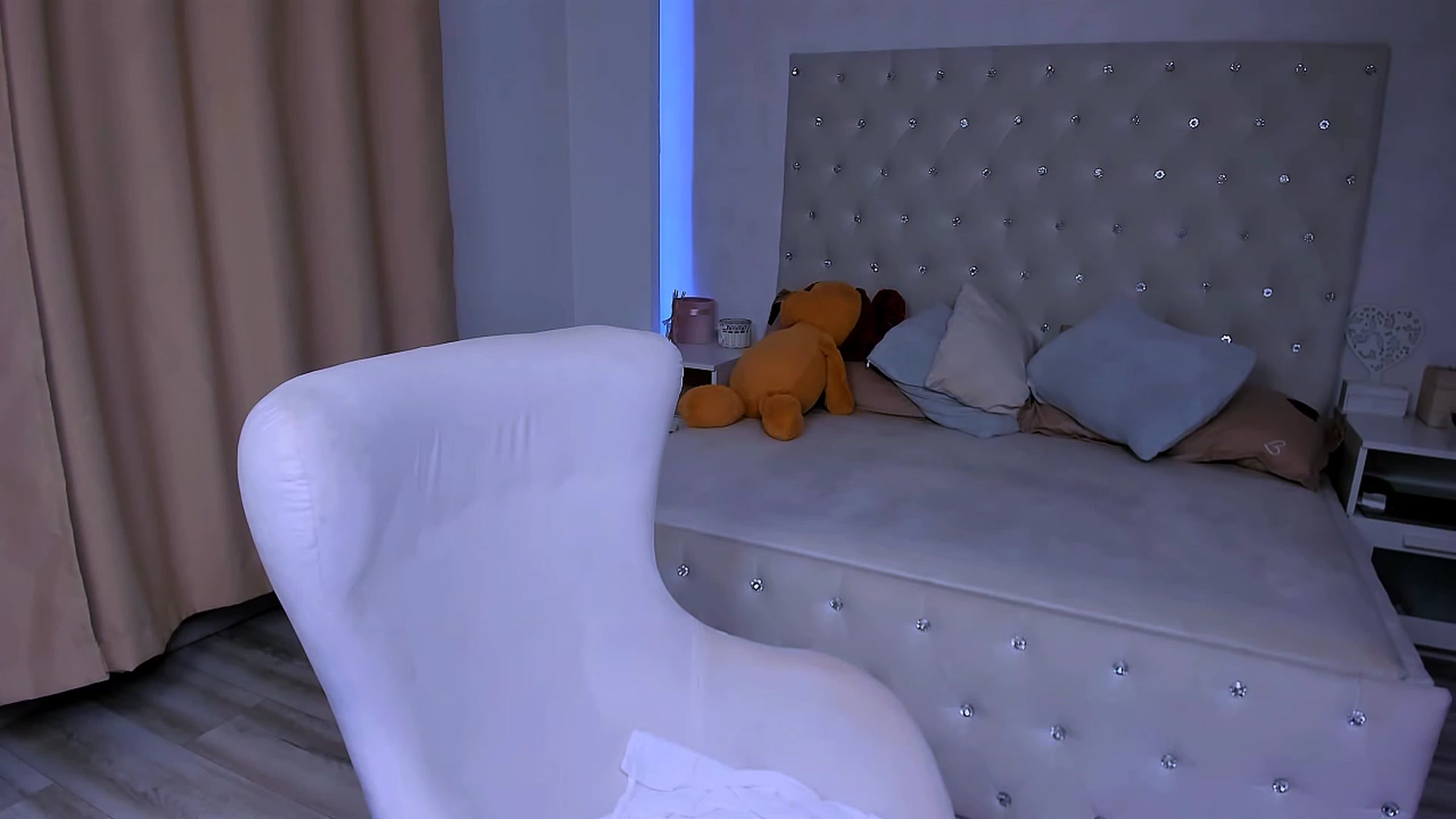 Gallery image thumbnail from Joyxs's myfreecams stream on, 04/14/2023, 20:41 image 1 of 20