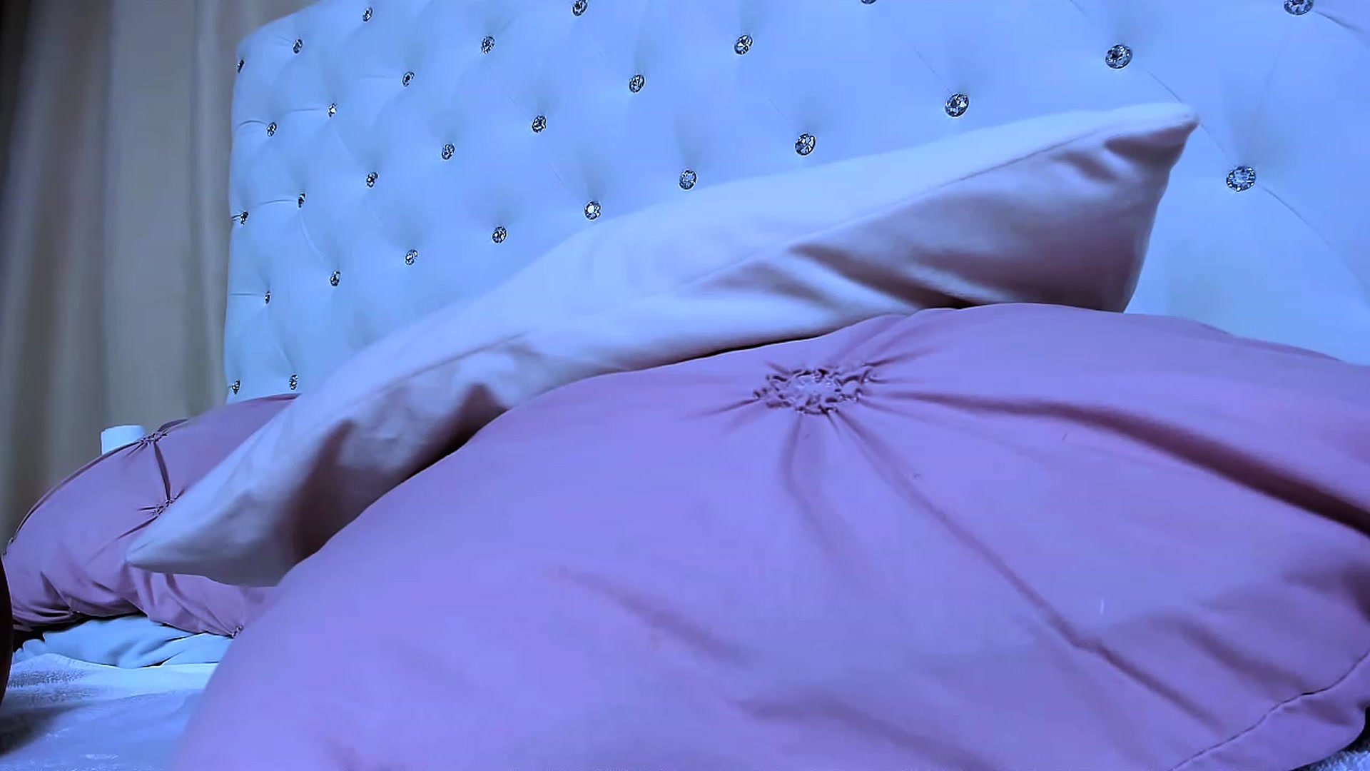 Gallery image thumbnail from Joyxs's myfreecams stream on, 05/21/2023, 23:16 image 14 of 20