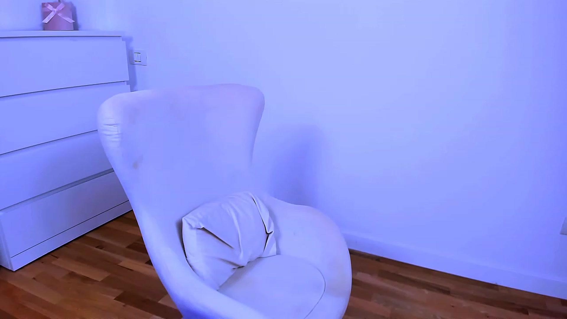 Gallery image thumbnail from Joyxs's myfreecams stream on, 11/09/2023, 22:23 image 7 of 20