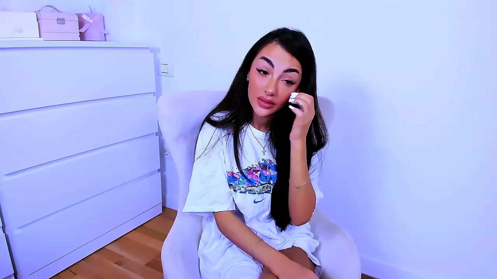 Gallery image thumbnail from Joyxs's myfreecams stream on, 11/30/2023, 01:21 image 3 of 20