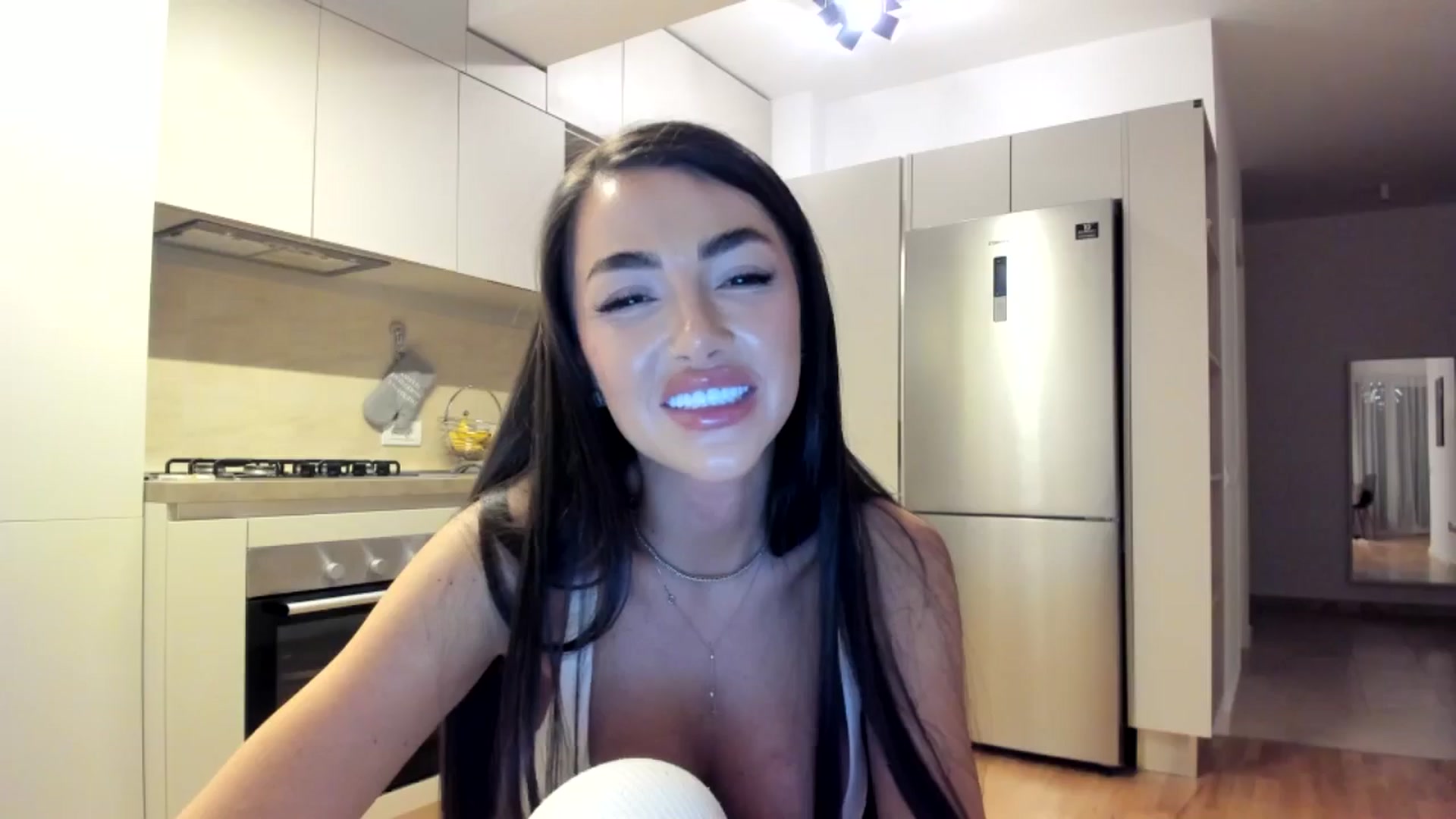 Gallery image thumbnail from Joyxs's myfreecams stream on, 10/20/2024, 19:36 image 10 of 20