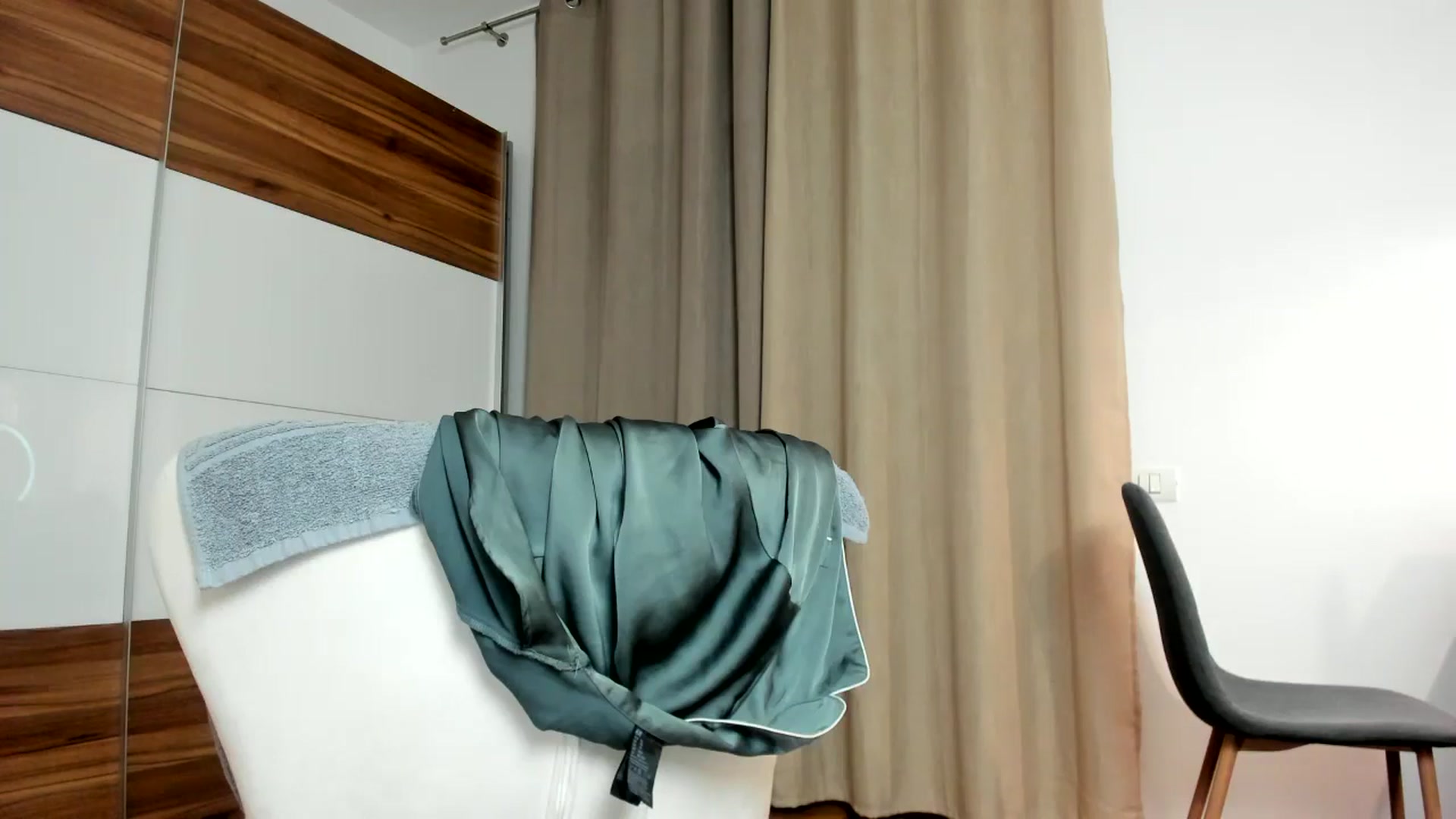 Gallery image thumbnail from Joyxs's myfreecams stream on, 05/15/2025, 23:31 image 15 of 20