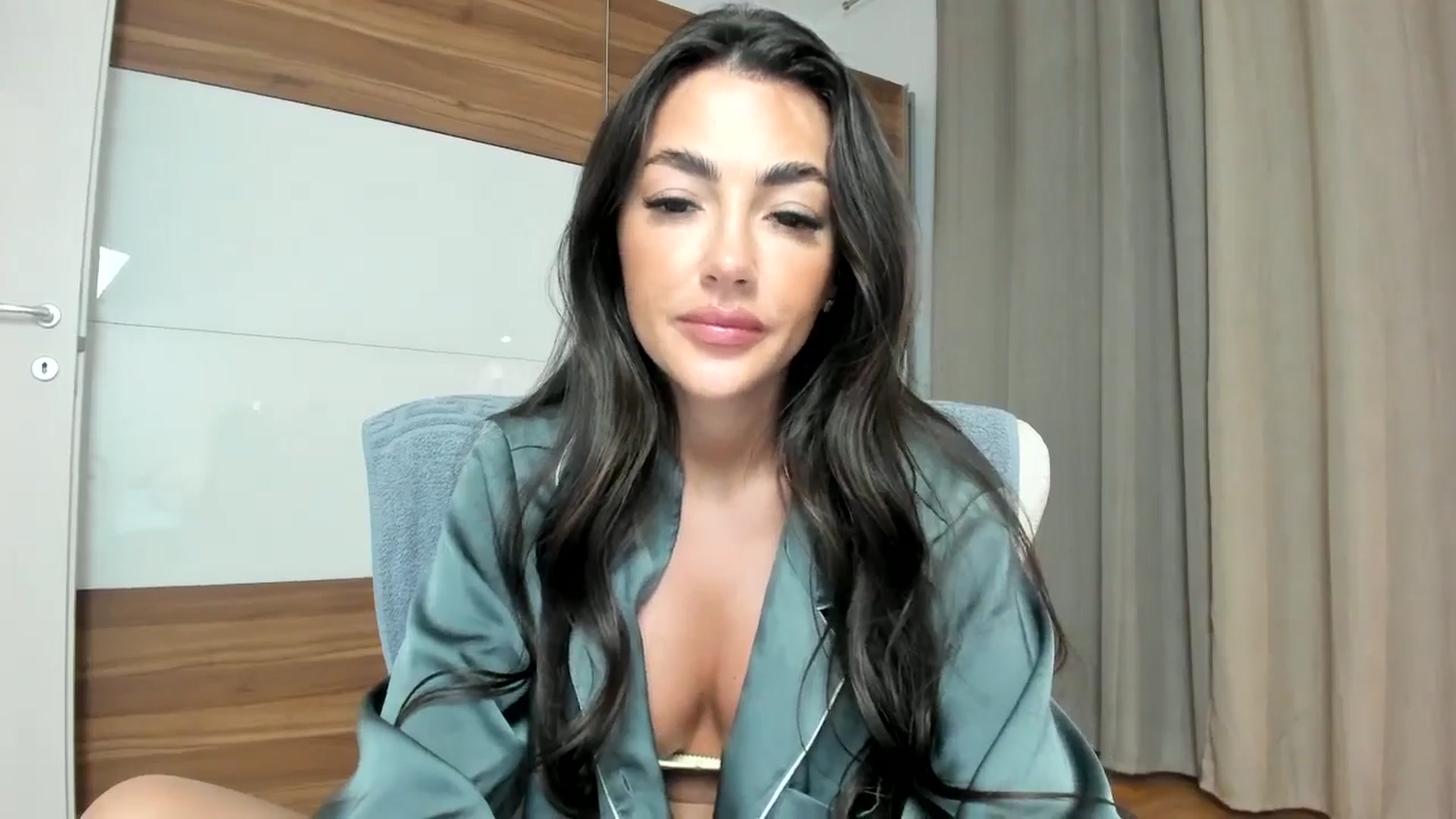 Gallery image thumbnail from Joyxs's myfreecams stream on, 05/15/2025, 23:31 image 3 of 20