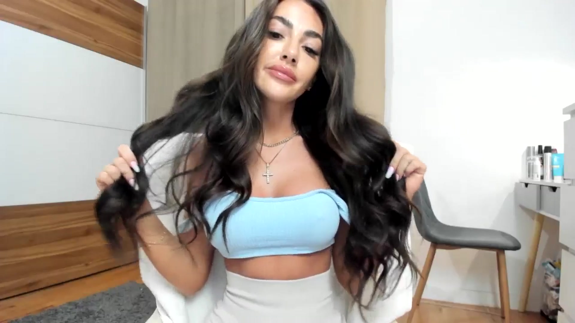 Gallery image thumbnail from Joyxs's myfreecams stream on, 05/22/2025, 24:10 image 15 of 20