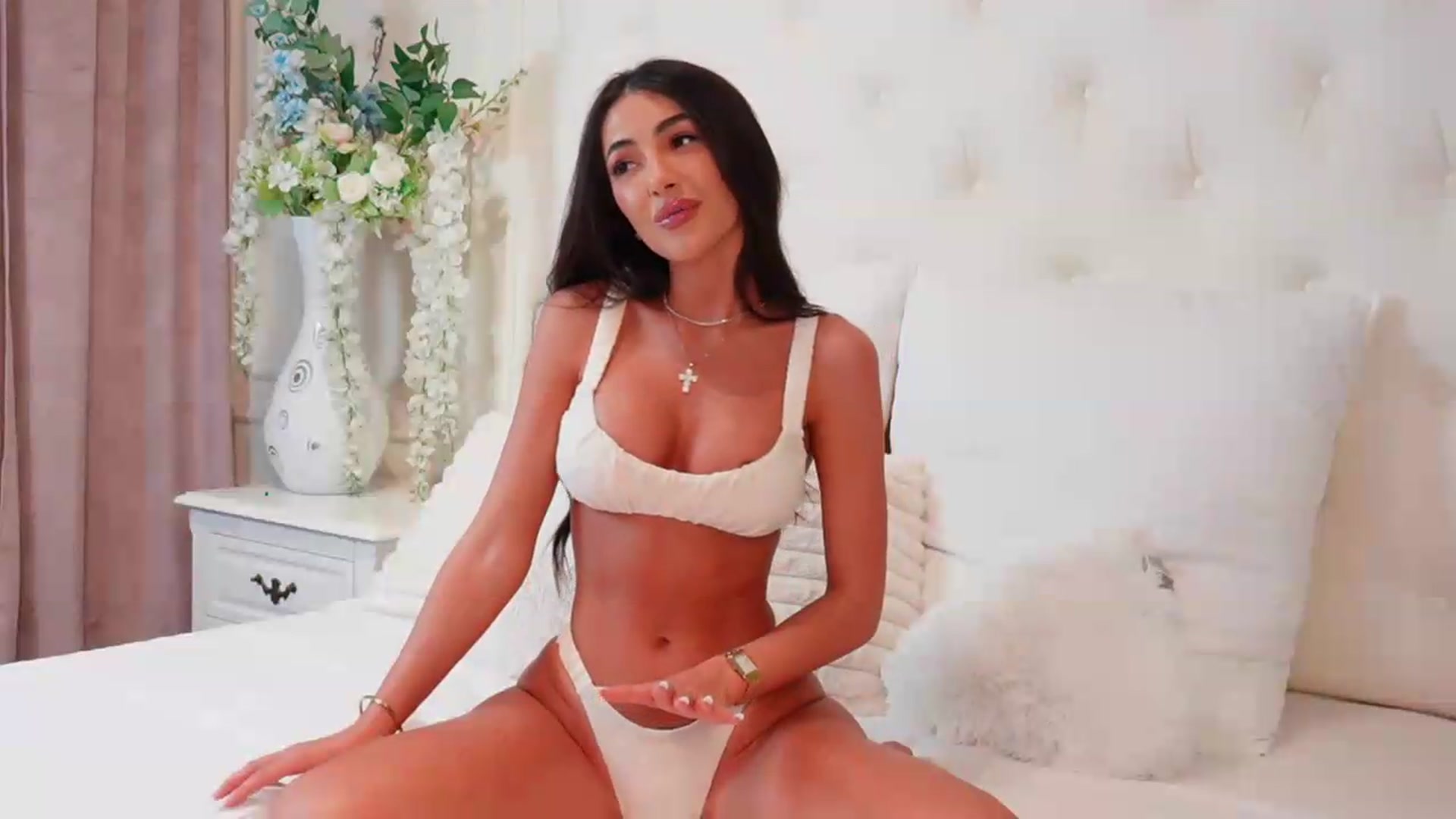 Gallery image thumbnail from Joyxs's myfreecams stream on, 08/28/2026, 20:33 image 11 of 20
