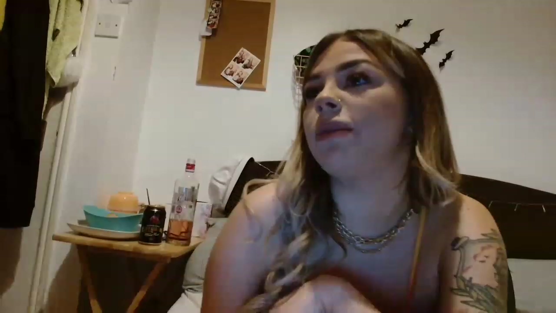 Gallery image thumbnail from Joyybluee1's myfreecams stream on, 11/26/2022, 22:22 image 15 of 20