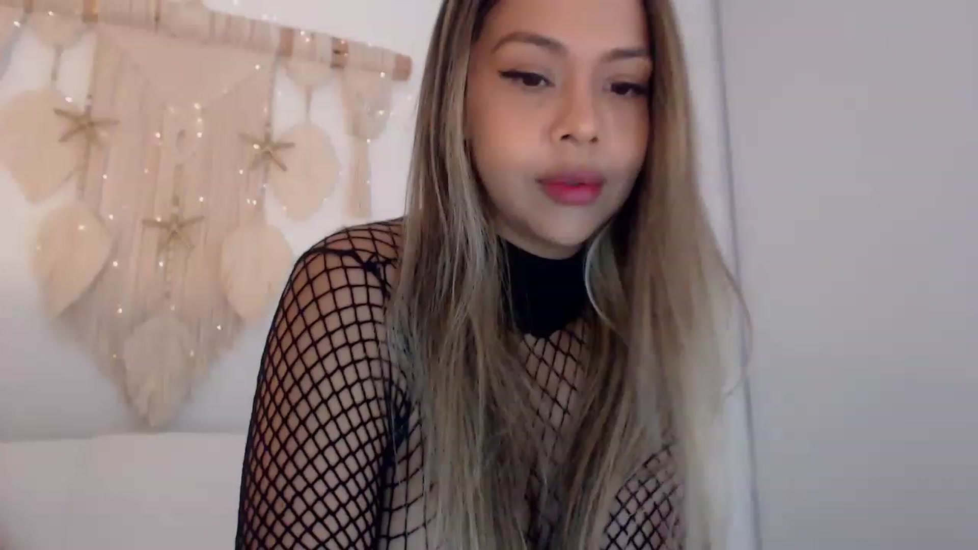Gallery image thumbnail from JuanitaMendez's myfreecams stream on, 11/14/2022, 23:36 image 2 of 20