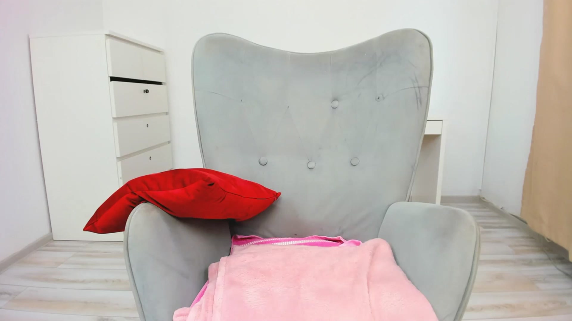 Gallery image thumbnail from JudyReea's myfreecams stream on, 12/07/2023, 13:18 image 17 of 20