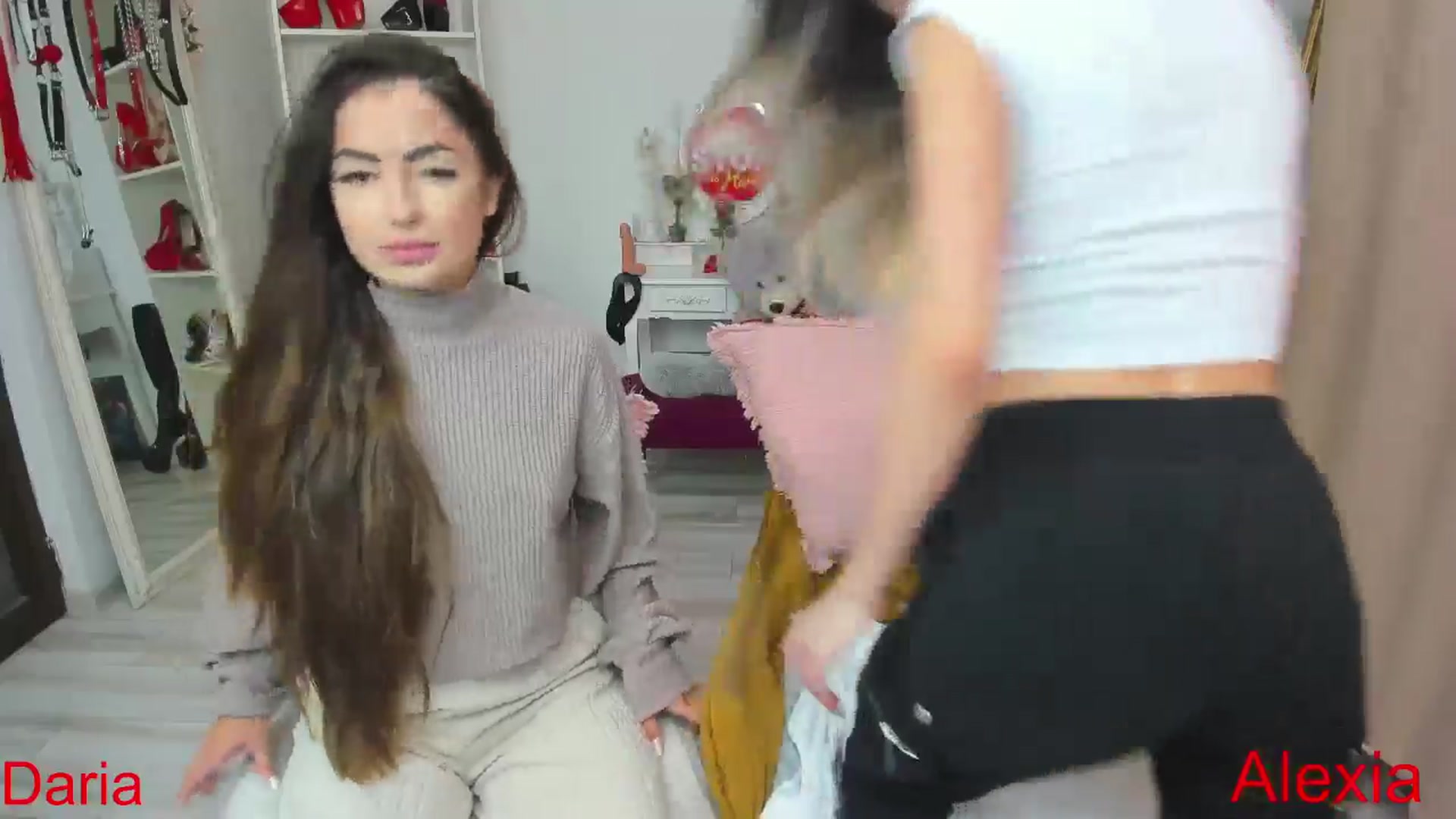 Gallery image thumbnail from JudyReea's myfreecams stream on, 11/13/2024, 11:49 image 2 of 20