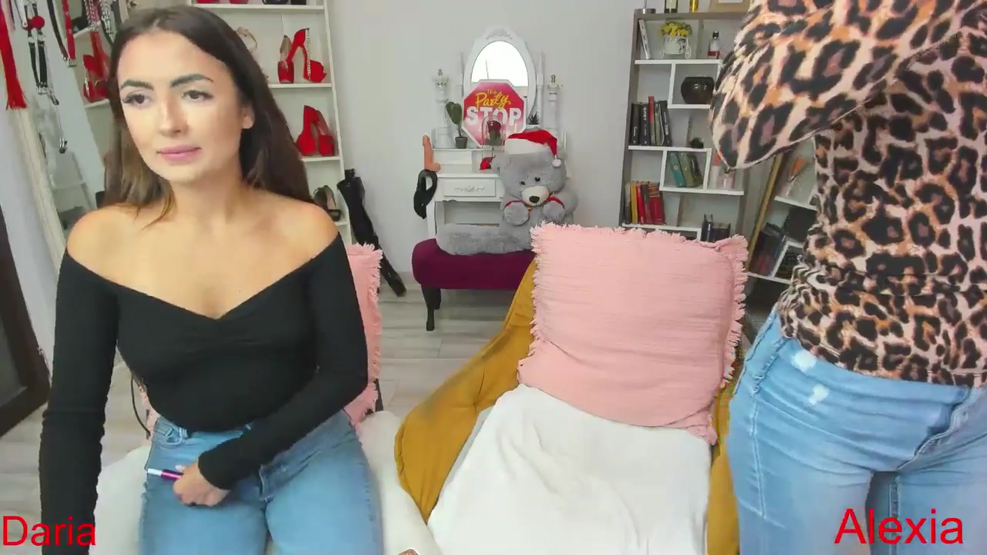 Gallery image thumbnail from JudyReea's myfreecams stream on, 11/14/2024, 15:27 image 2 of 20