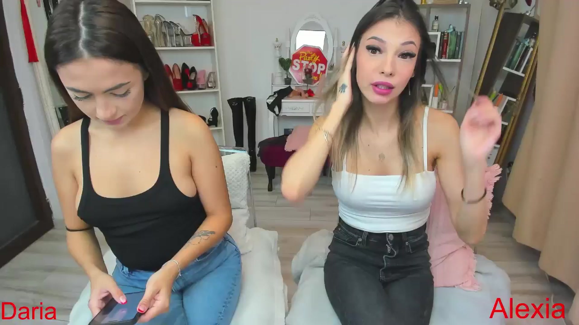 Gallery image thumbnail from JudyReea's myfreecams stream on, 12/21/2024, 10:41 image 1 of 20