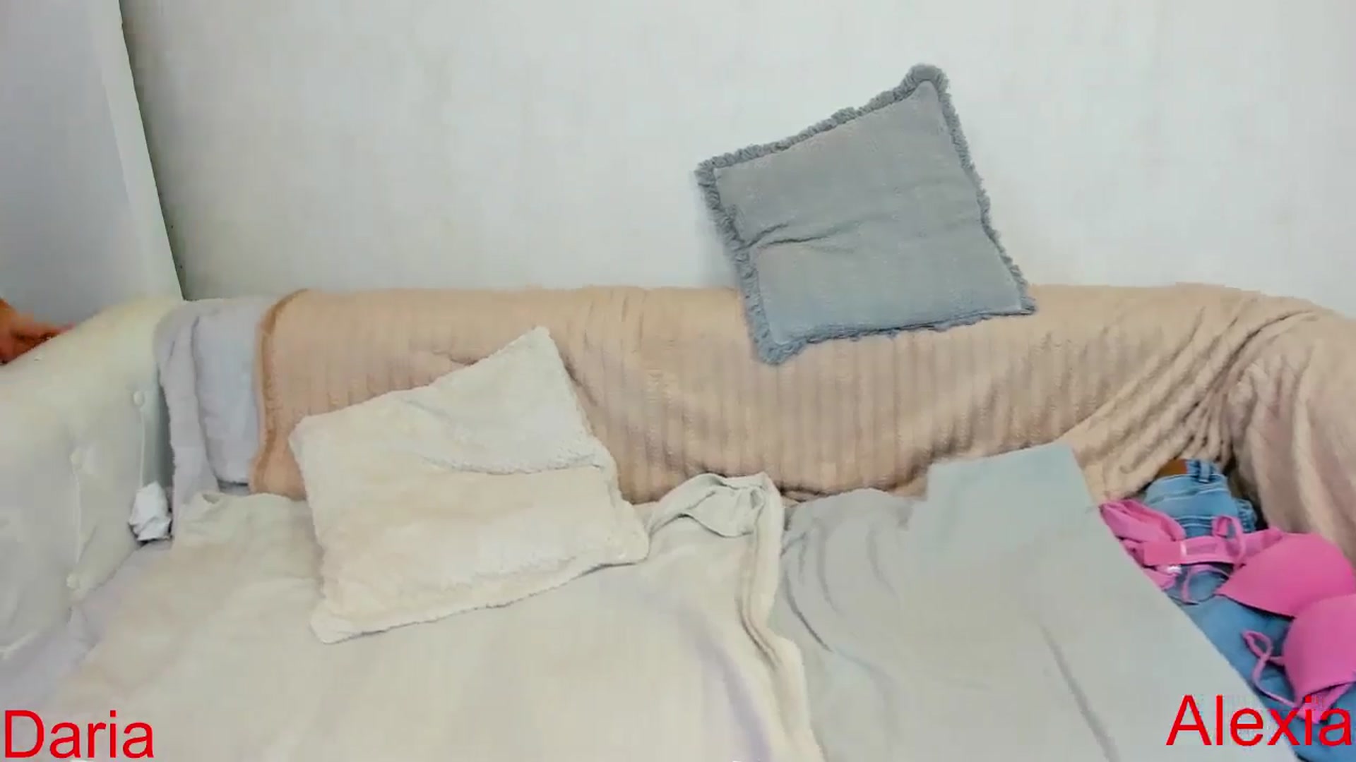 Gallery image thumbnail from JudyReea's myfreecams stream on, 12/29/2024, 14:22 image 6 of 20