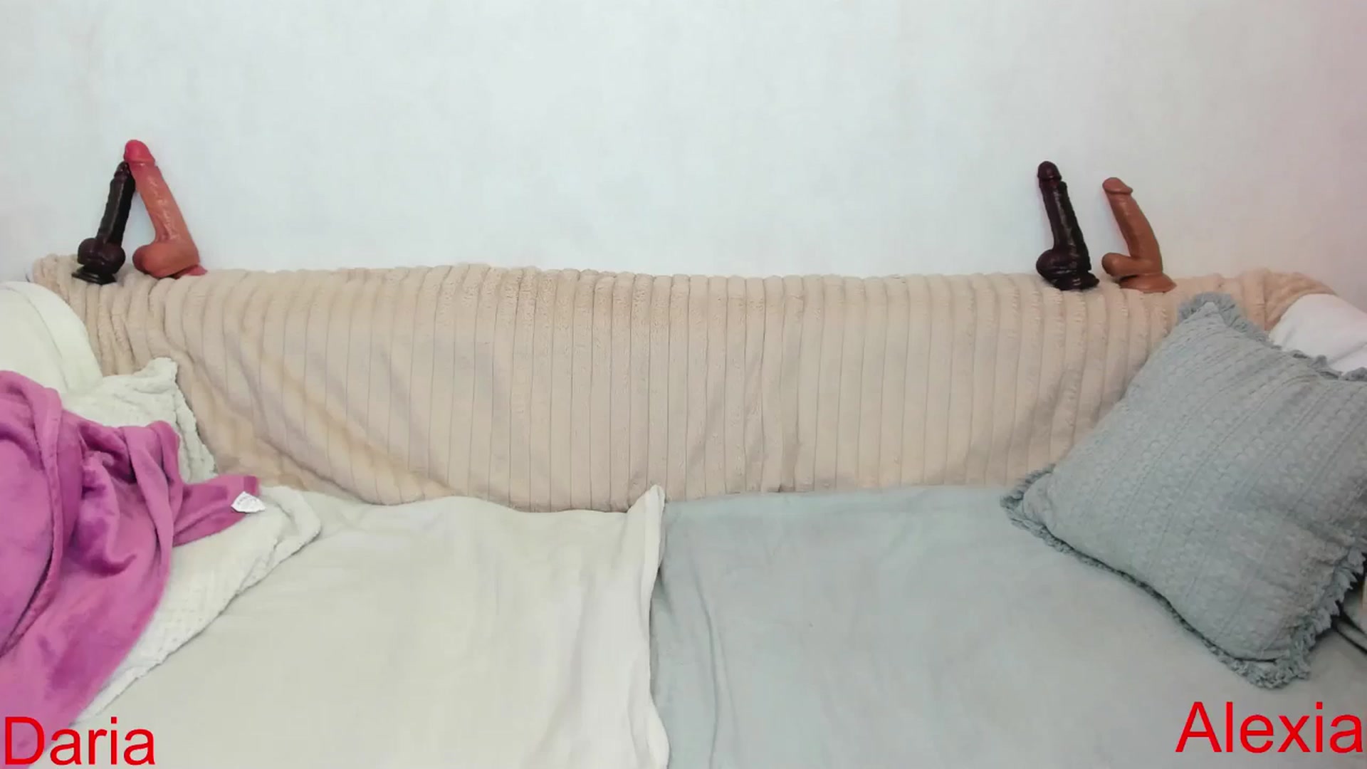 Gallery image thumbnail from JudyReea's myfreecams stream on, 01/25/2025, 13:17 image 7 of 20