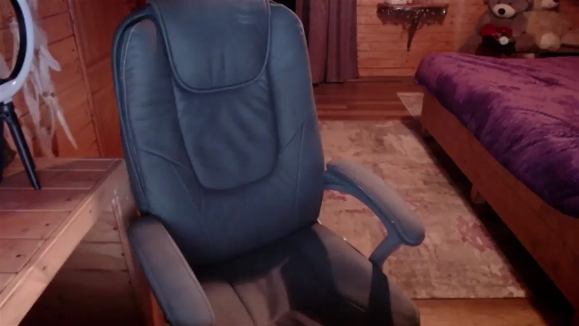 Gallery image thumbnail from JuicyBomb's myfreecams stream on, 05/18/2025, 21:19 image 19 of 20
