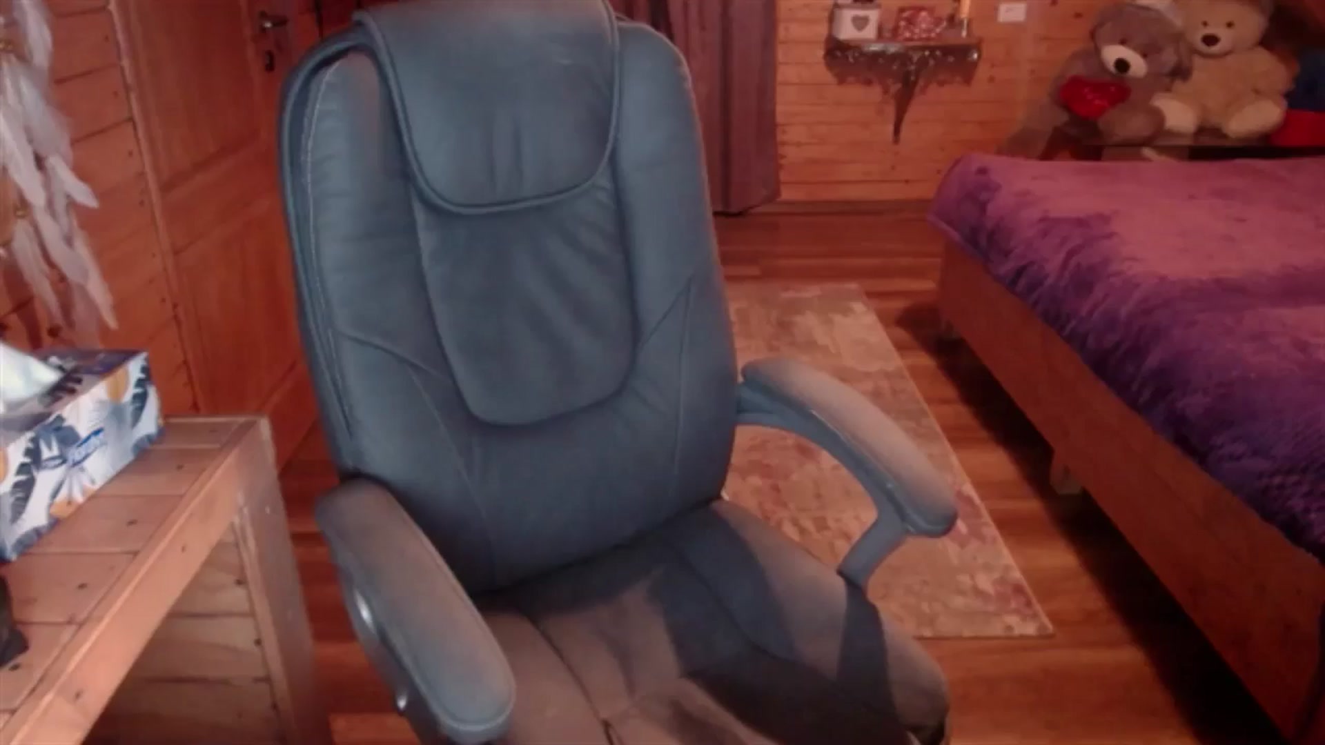 Gallery image thumbnail from JuicyBomb's myfreecams stream on, 04/01/2026, 12:06 image 15 of 20