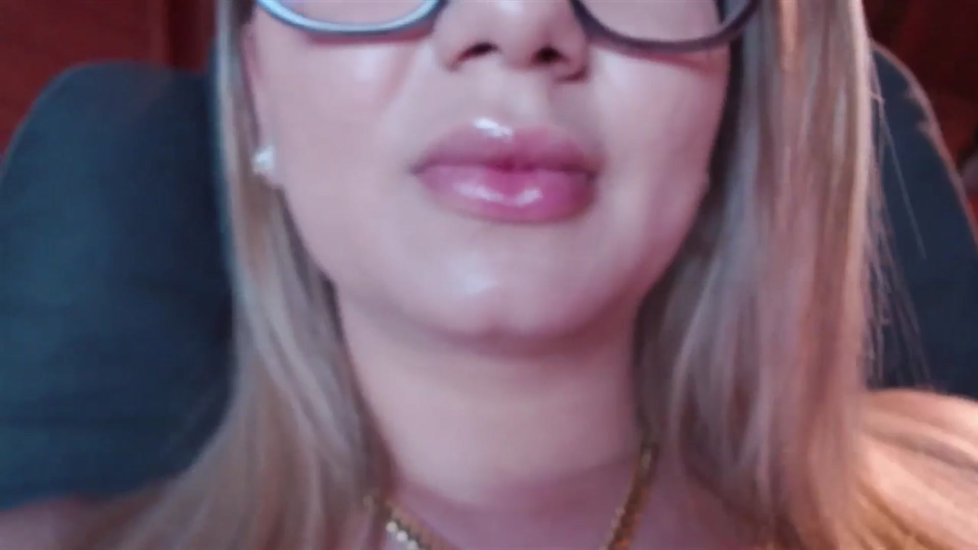 Gallery image thumbnail from JuicyBomb's myfreecams stream on, 05/06/2026, 10:09 image 16 of 20