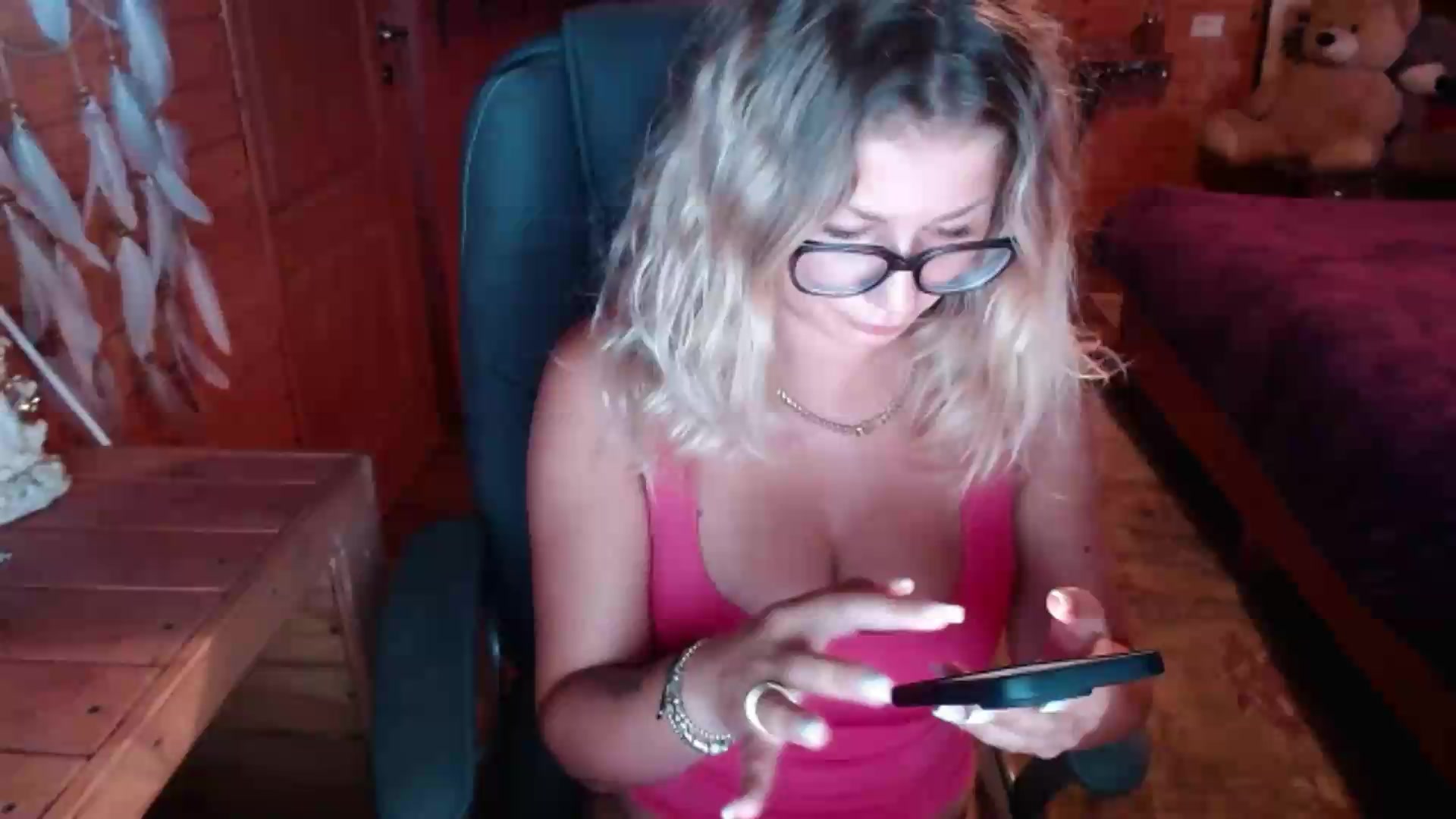 Gallery image thumbnail from JuicyBomb's myfreecams stream on, 09/01/2026, 13:58 image 17 of 20