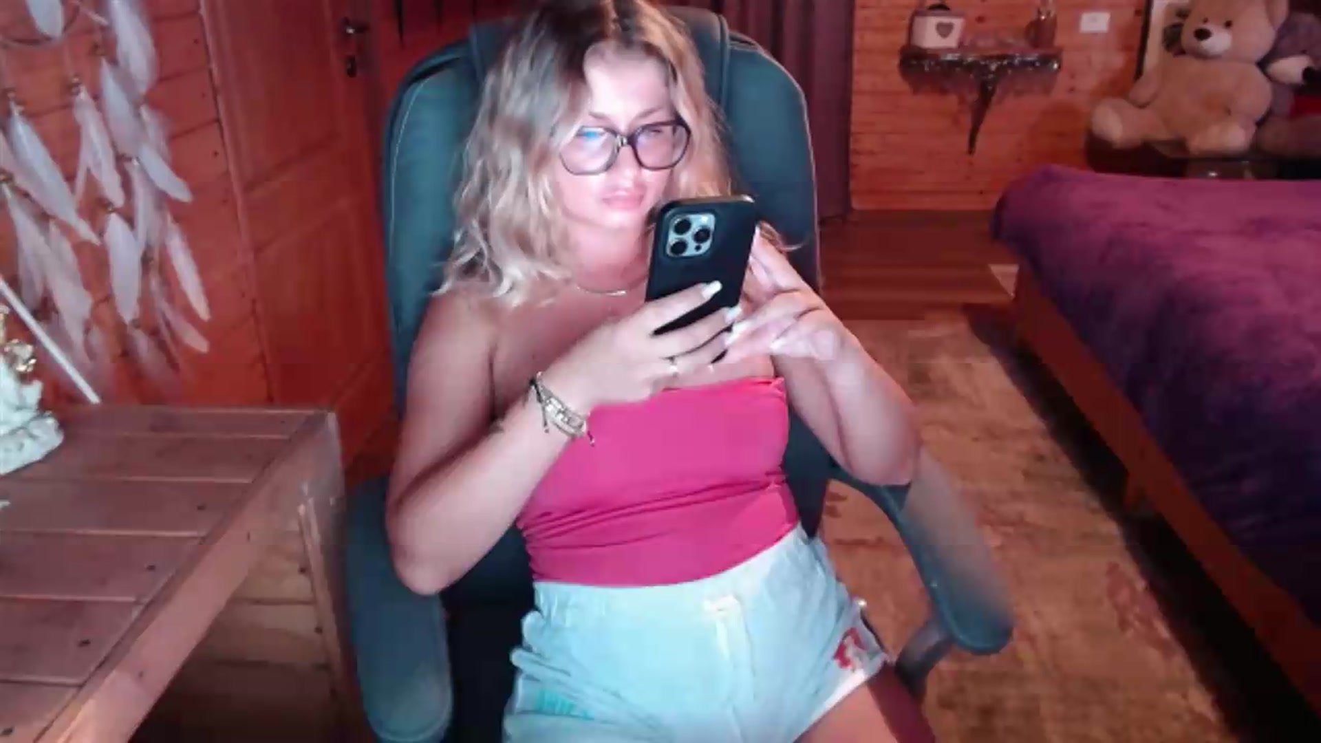Gallery image thumbnail from JuicyBomb's myfreecams stream on, 09/01/2026, 14:32 image 15 of 20