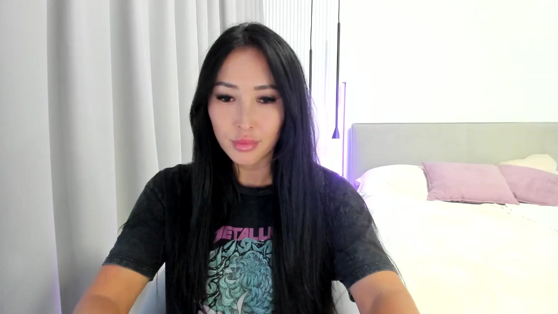 Gallery image thumbnail from JuicyCat's myfreecams stream on, 10/21/2024, 21:13 image 8 of 20