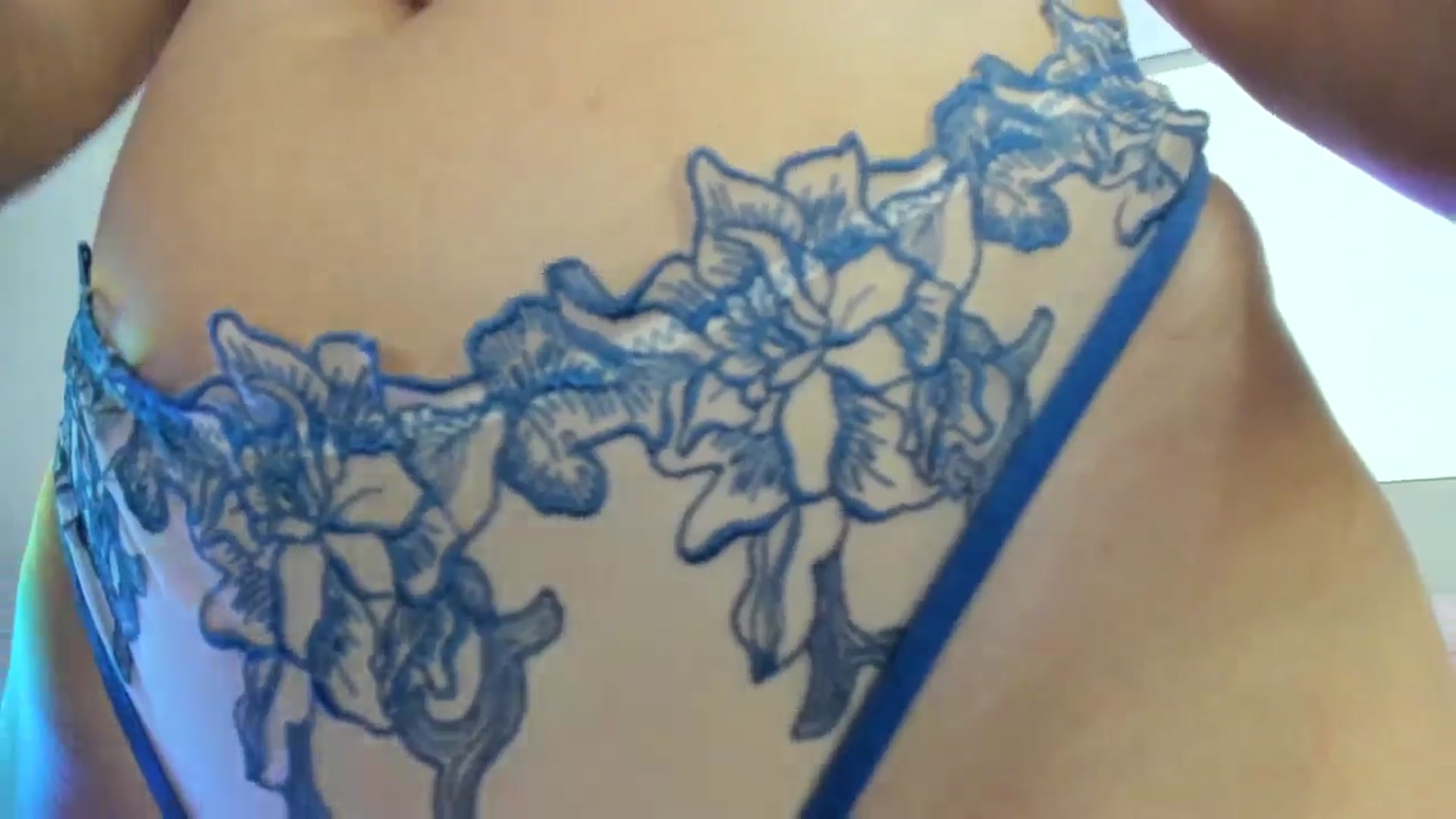 Gallery image thumbnail from JuicyCat's myfreecams stream on, 10/22/2024, 22:04 image 16 of 20