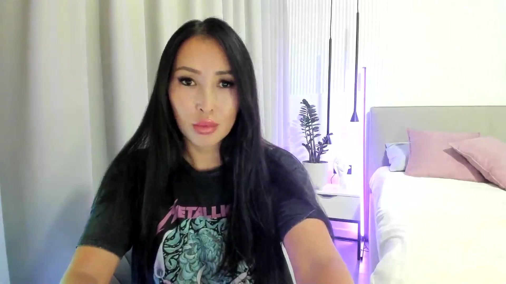 Gallery image thumbnail from JuicyCat's myfreecams stream on, 10/26/2024, 18:49 image 20 of 20