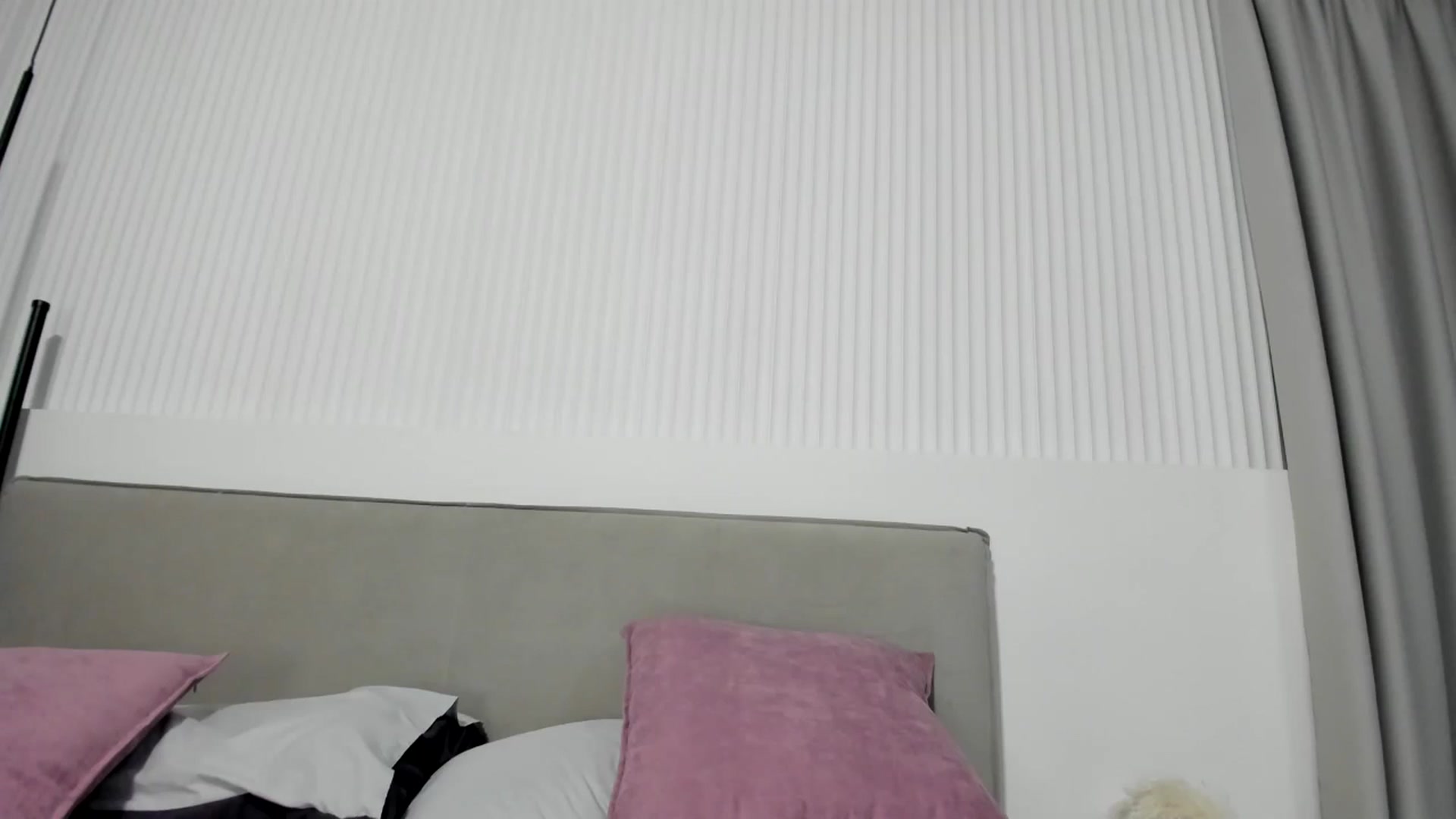 Gallery image thumbnail from JuicyCat's myfreecams stream on, 10/28/2024, 21:12 image 15 of 20
