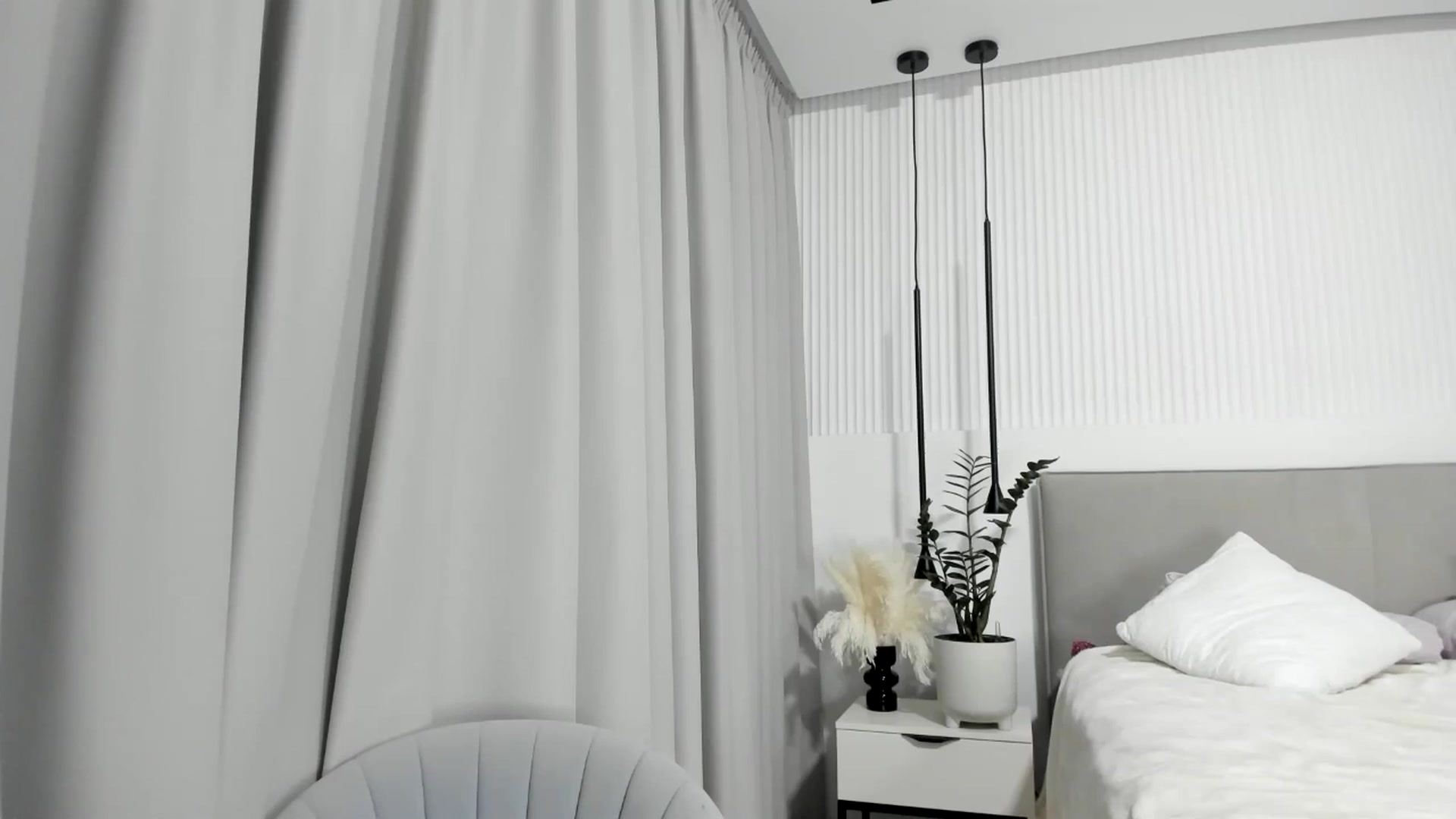 Gallery image thumbnail from JuicyCat's myfreecams stream on, 11/08/2024, 20:45 image 3 of 20