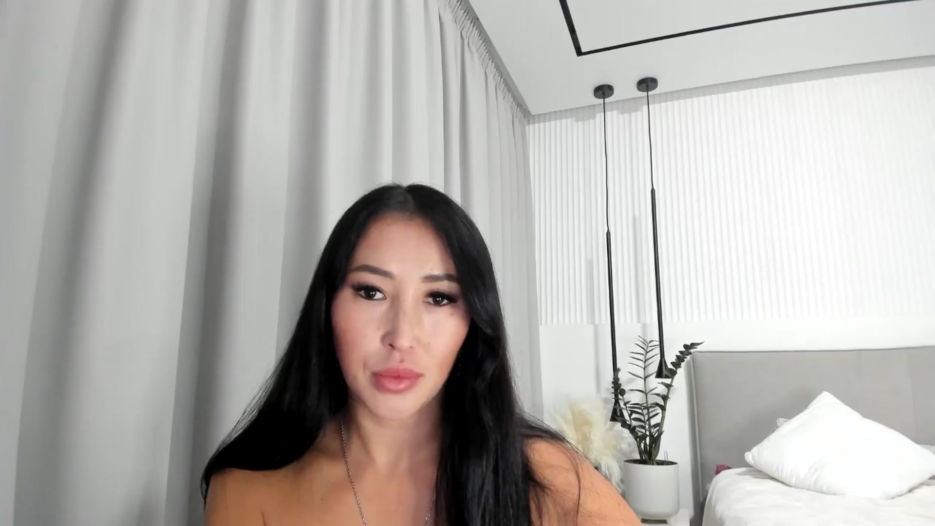 Gallery image thumbnail from JuicyCat's myfreecams stream on, 11/08/2024, 21:24 image 12 of 20