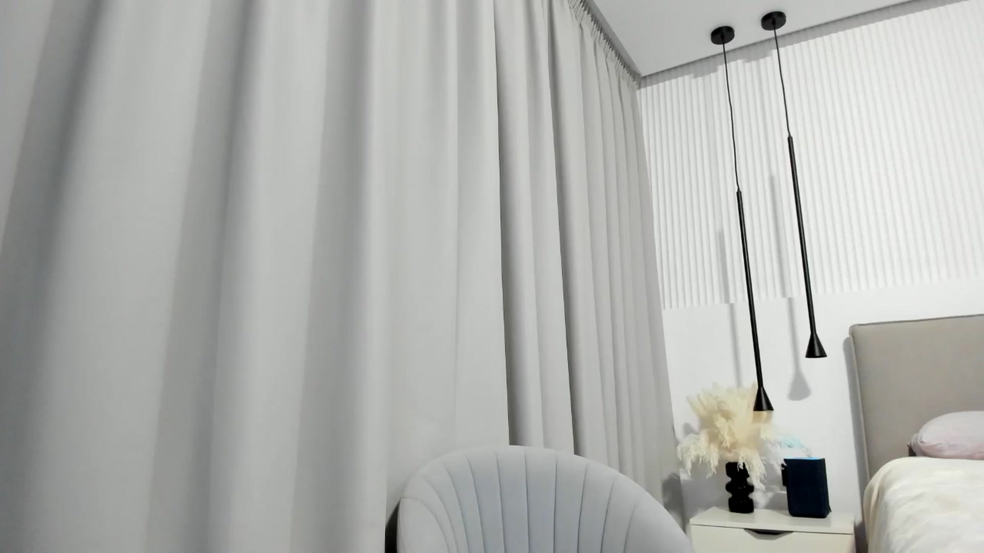 Gallery image thumbnail from JuicyCat's myfreecams stream on, 11/12/2024, 21:43 image 8 of 20