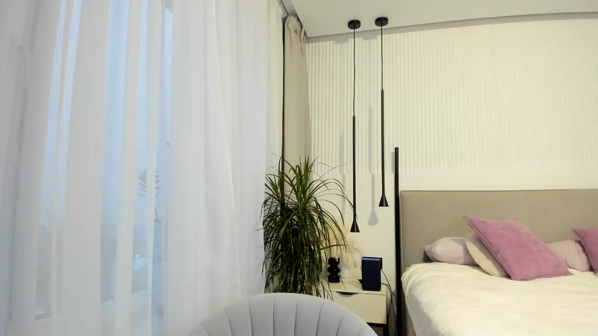 Gallery image thumbnail from JuicyCat's myfreecams stream on, 11/29/2024, 13:45 image 10 of 20
