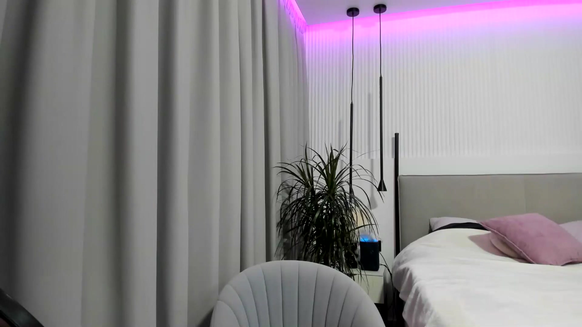 Gallery image thumbnail from JuicyCat's myfreecams stream on, 11/30/2024, 16:21 image 14 of 20