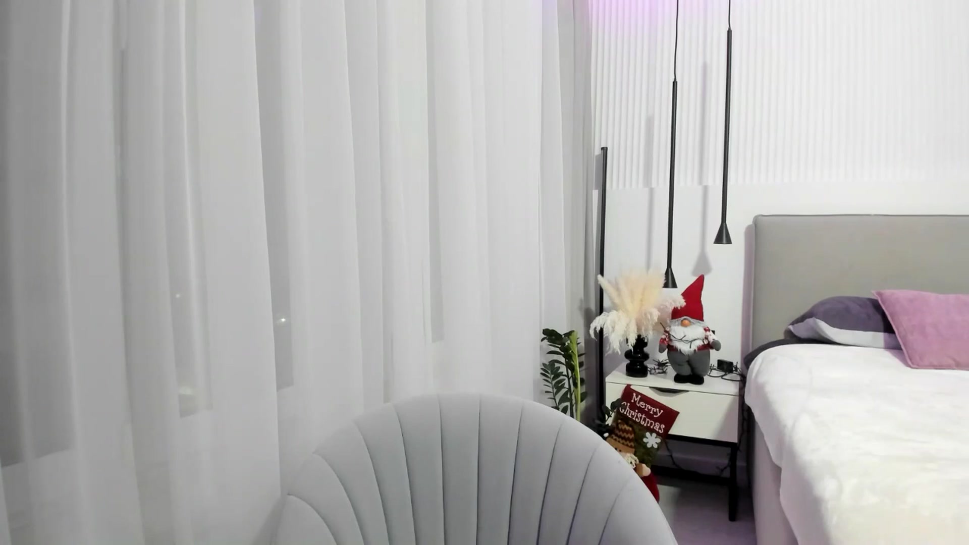 Gallery image thumbnail from JuicyCat's myfreecams stream on, 12/07/2024, 19:20 image 19 of 20