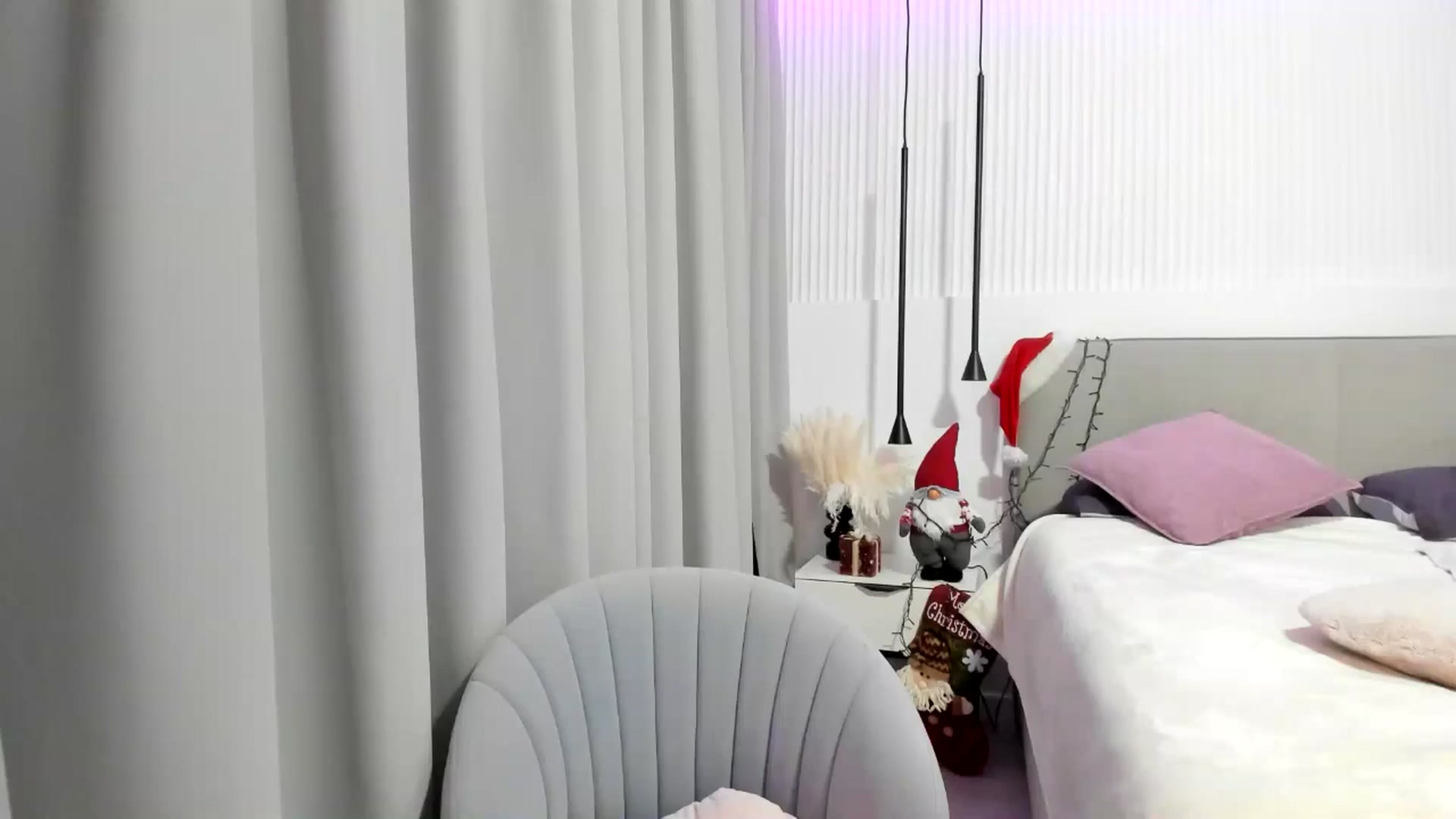 Gallery image thumbnail from JuicyCat's myfreecams stream on, 12/19/2024, 19:48 image 2 of 20