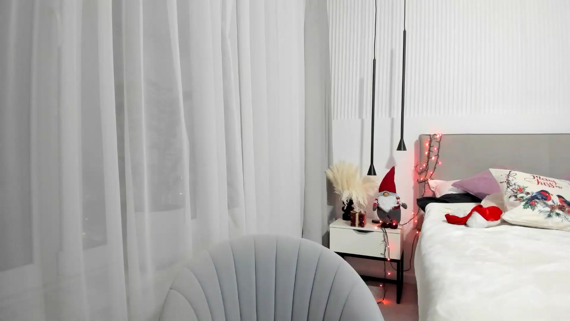 Gallery image thumbnail from JuicyCat's myfreecams stream on, 12/24/2024, 19:18 image 2 of 20
