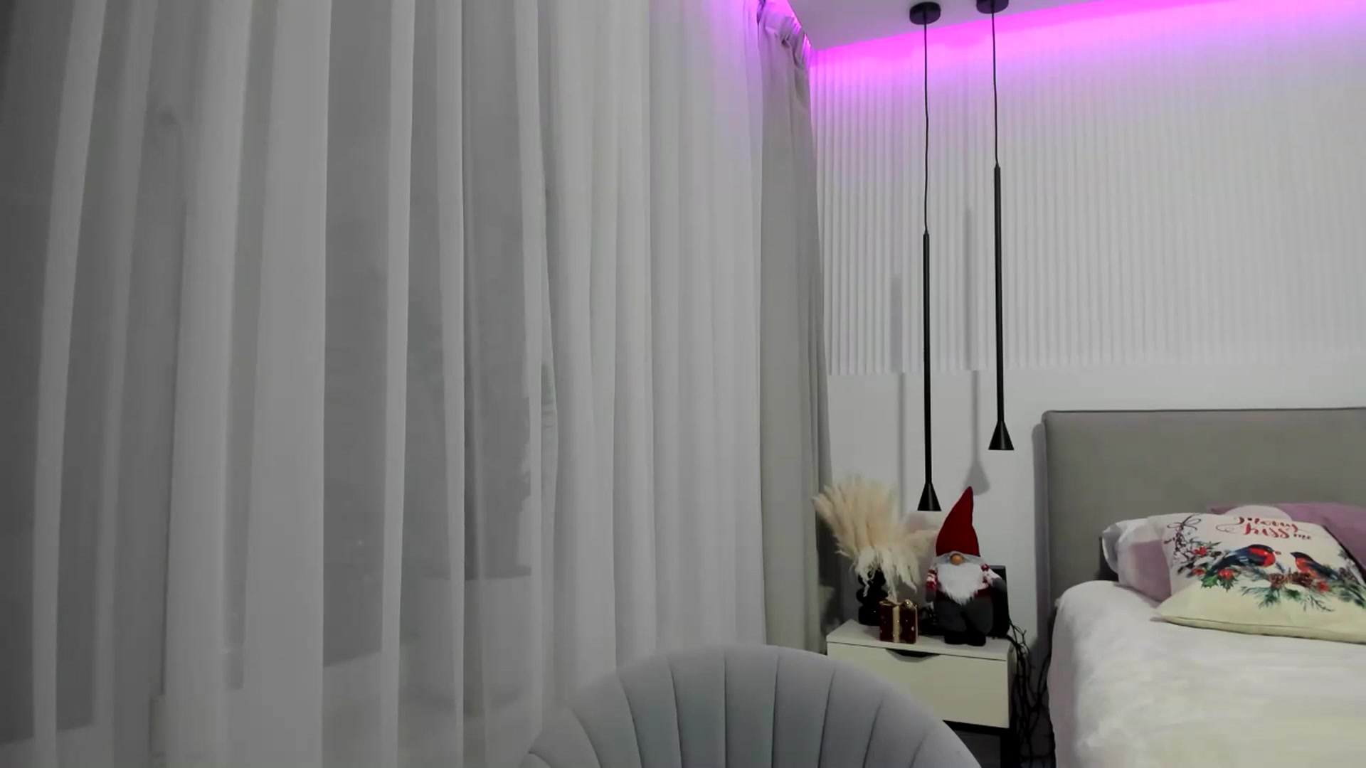 Gallery image thumbnail from JuicyCat's myfreecams stream on, 12/26/2024, 16:48 image 9 of 20