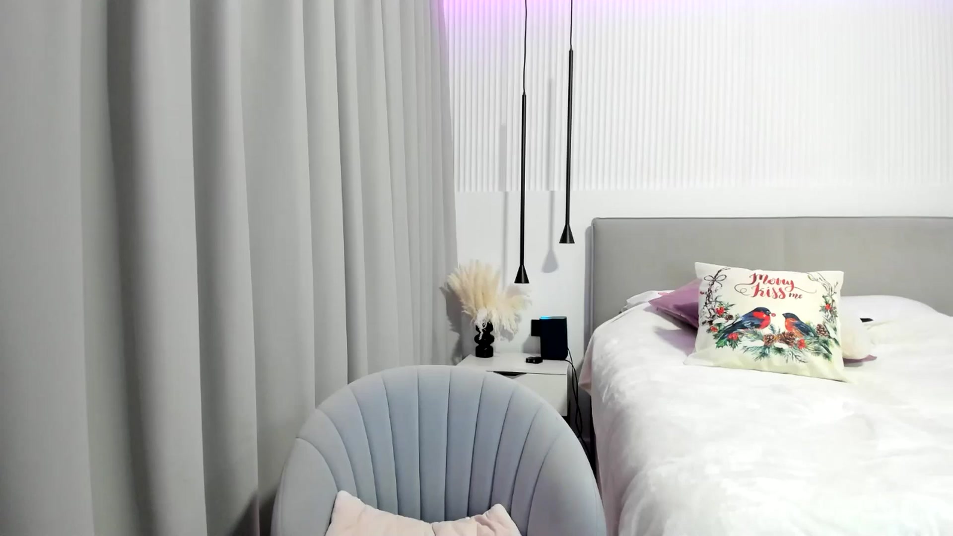 Gallery image thumbnail from JuicyCat's myfreecams stream on, 12/28/2024, 18:16 image 5 of 20
