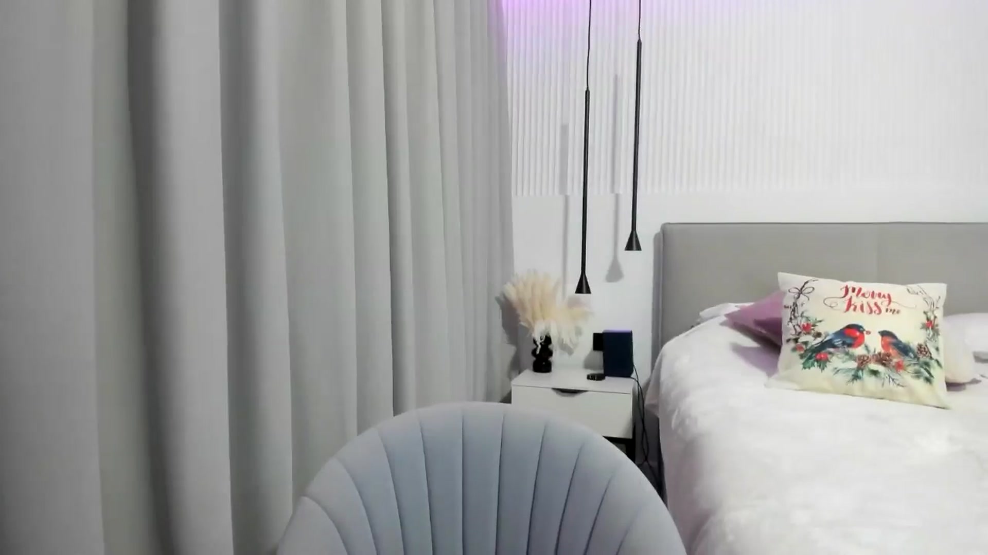 Gallery image thumbnail from JuicyCat's myfreecams stream on, 12/28/2024, 18:42 image 16 of 20