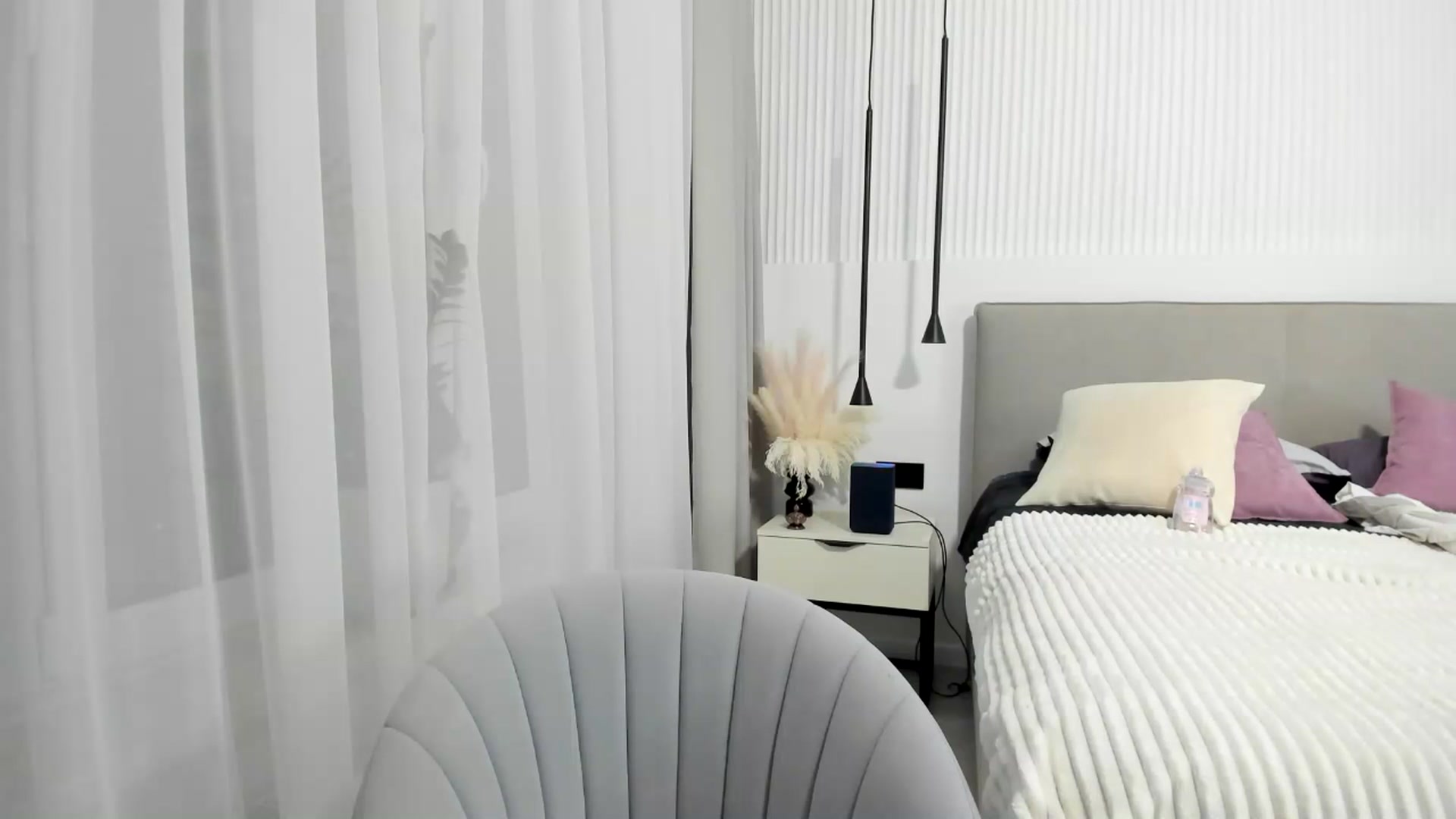 Gallery image thumbnail from JuicyCat's myfreecams stream on, 01/10/2025, 15:38 image 4 of 20