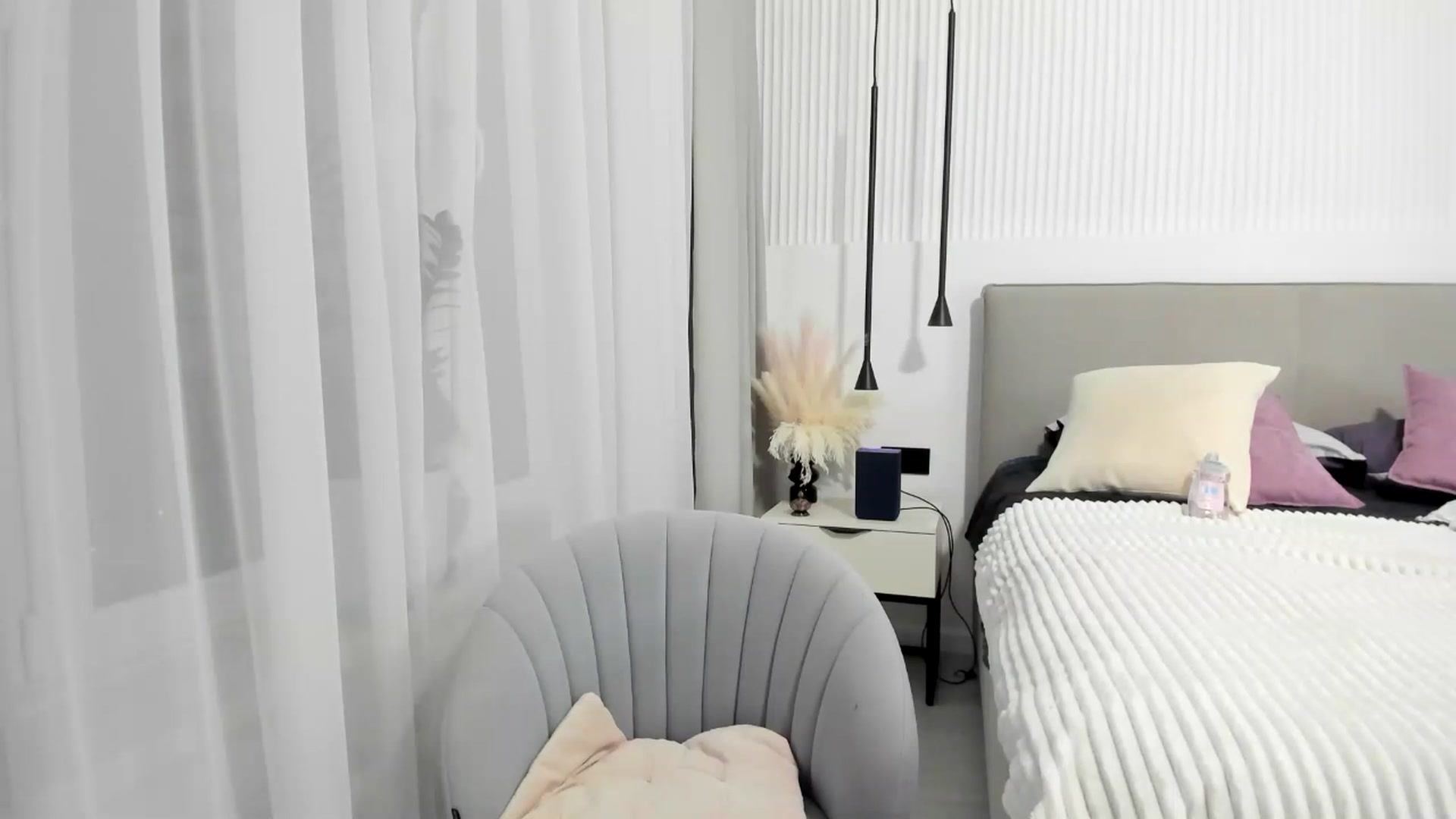 Gallery image thumbnail from JuicyCat's myfreecams stream on, 01/10/2025, 15:38 image 20 of 20
